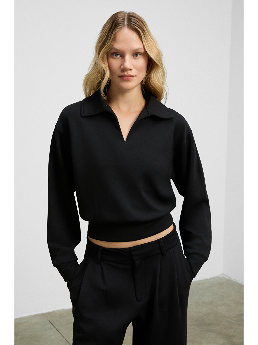 Regno Kadın Gömlek Yaka Kol Ve Etek Ucu Manşetli Uzun Kollu Oversize Siyah Sweatshirt-2
