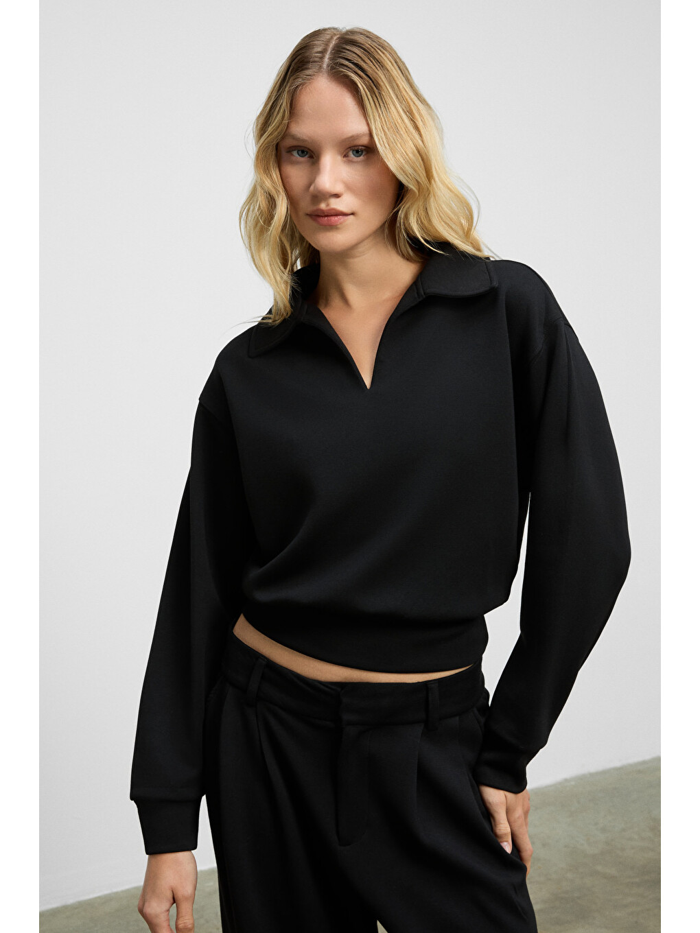 Regno Kadın Gömlek Yaka Kol Ve Etek Ucu Manşetli Uzun Kollu Oversize Siyah Sweatshirt-4