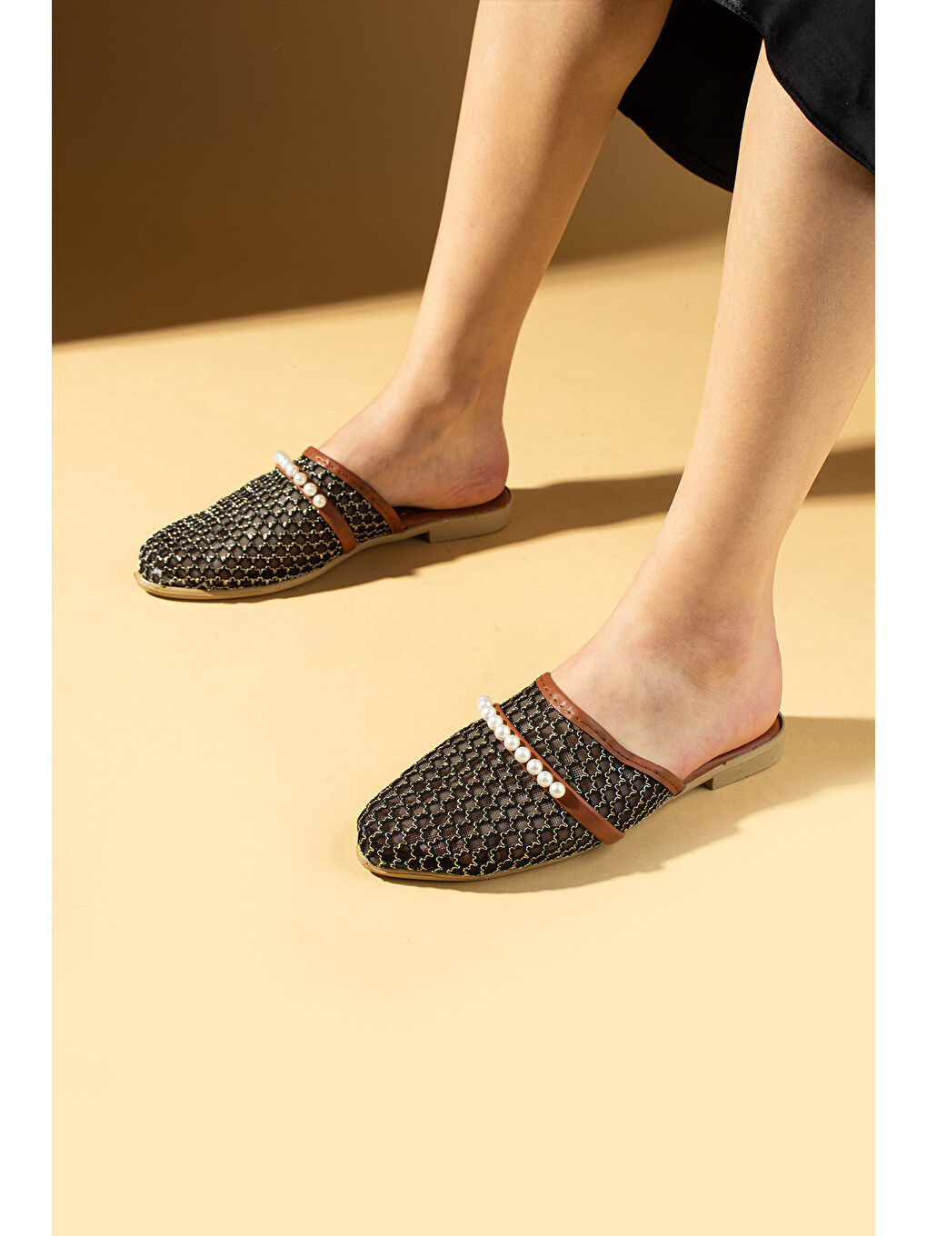 Sarı Fileli İnci Detaylı Rahat Taban Kadın Terlik 001-003-25File