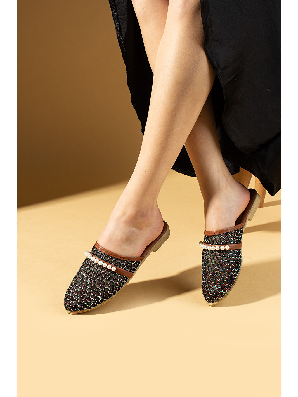 Gri Fileli İnci Detaylı Rahat Taban Kadın Terlik 001-003-25File-1