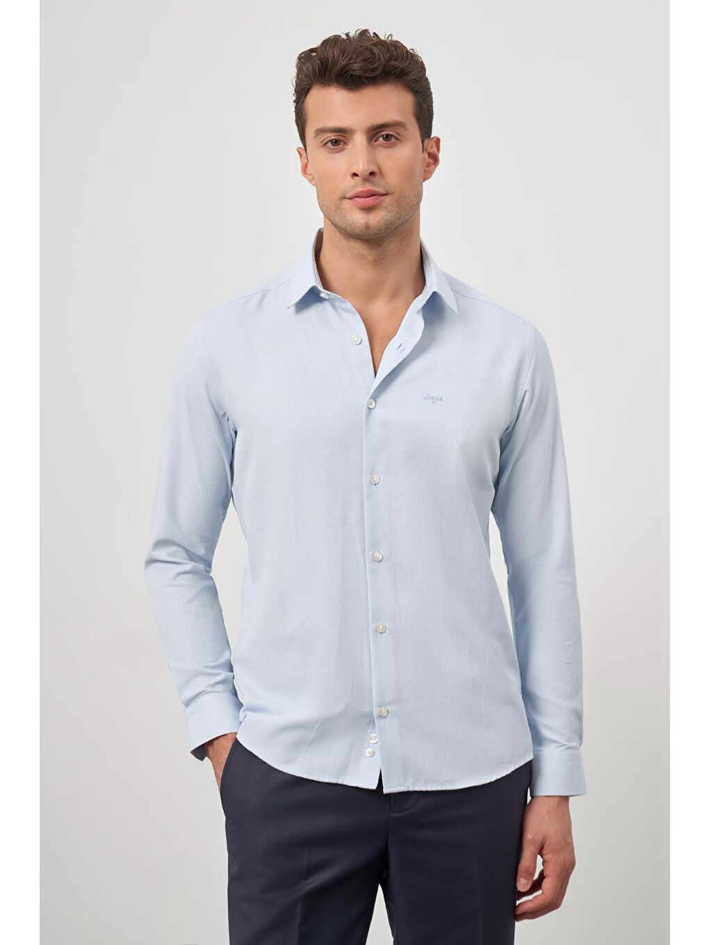 Koyu Mavi Uzun Kol Kendinden Desenli Armürlü 032 Sert Yaka Classic Slim Fit Gömlek 1004245151