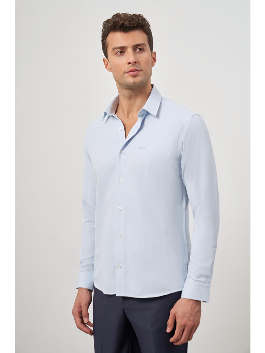 Koyu Mavi Uzun Kol Kendinden Desenli Armürlü 032 Sert Yaka Classic Slim Fit Gömlek 1004245151-2