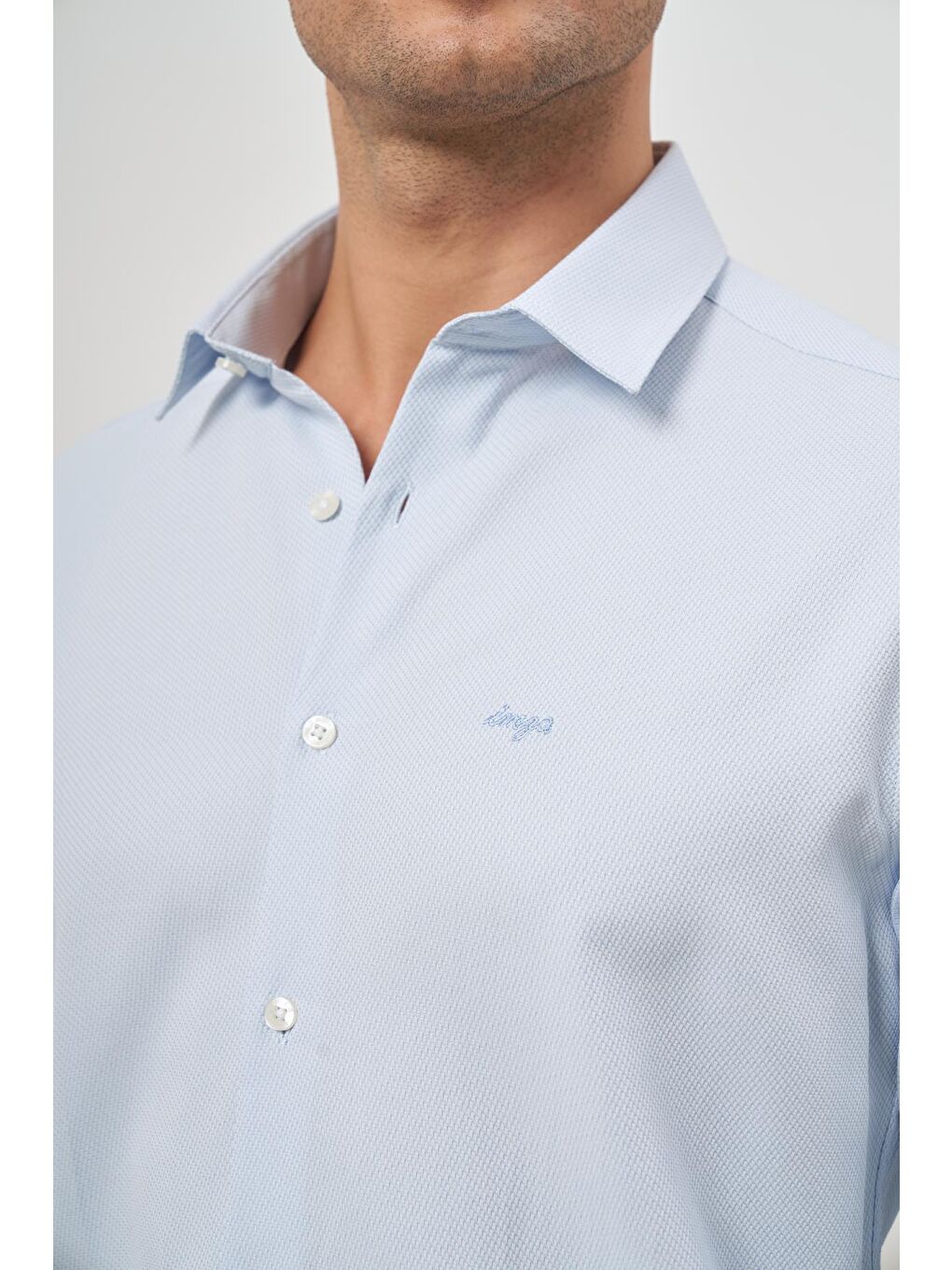 Koyu Mavi Uzun Kol Kendinden Desenli Armürlü 032 Sert Yaka Classic Slim Fit Gömlek 1004245151-5