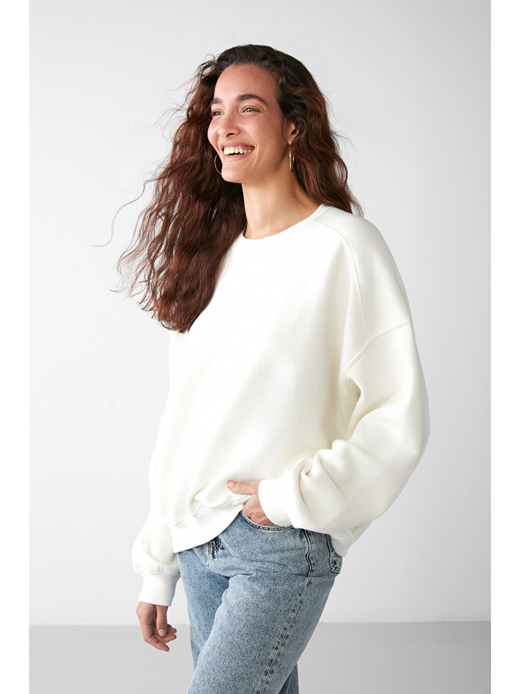 Bej Vaneltına Kadın Organik Pamuklu Yumuşacık İçi Polarlı Yuvarlak Yakalı Vanilya Sweatshirt-1