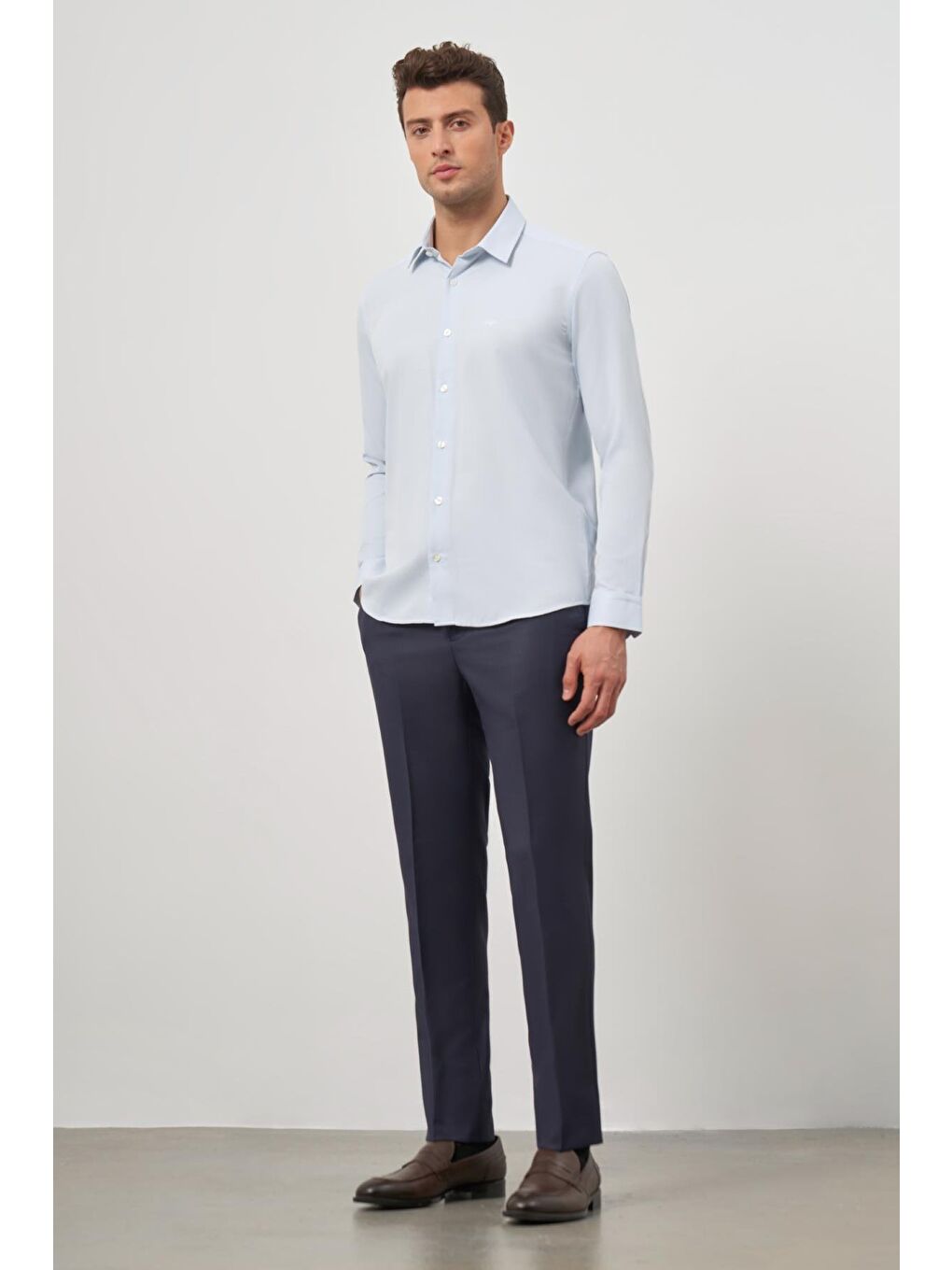 Koyu Mavi Uzun Kol Kendinden Desenli Armürlü 032 Sert Yaka Classic Slim Fit Gömlek 1004245152-1