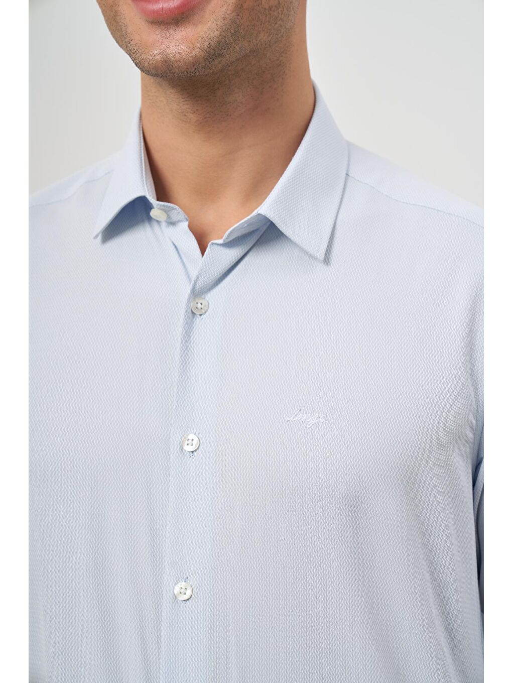 Koyu Mavi Uzun Kol Kendinden Desenli Armürlü 032 Sert Yaka Classic Slim Fit Gömlek 1004245152-5