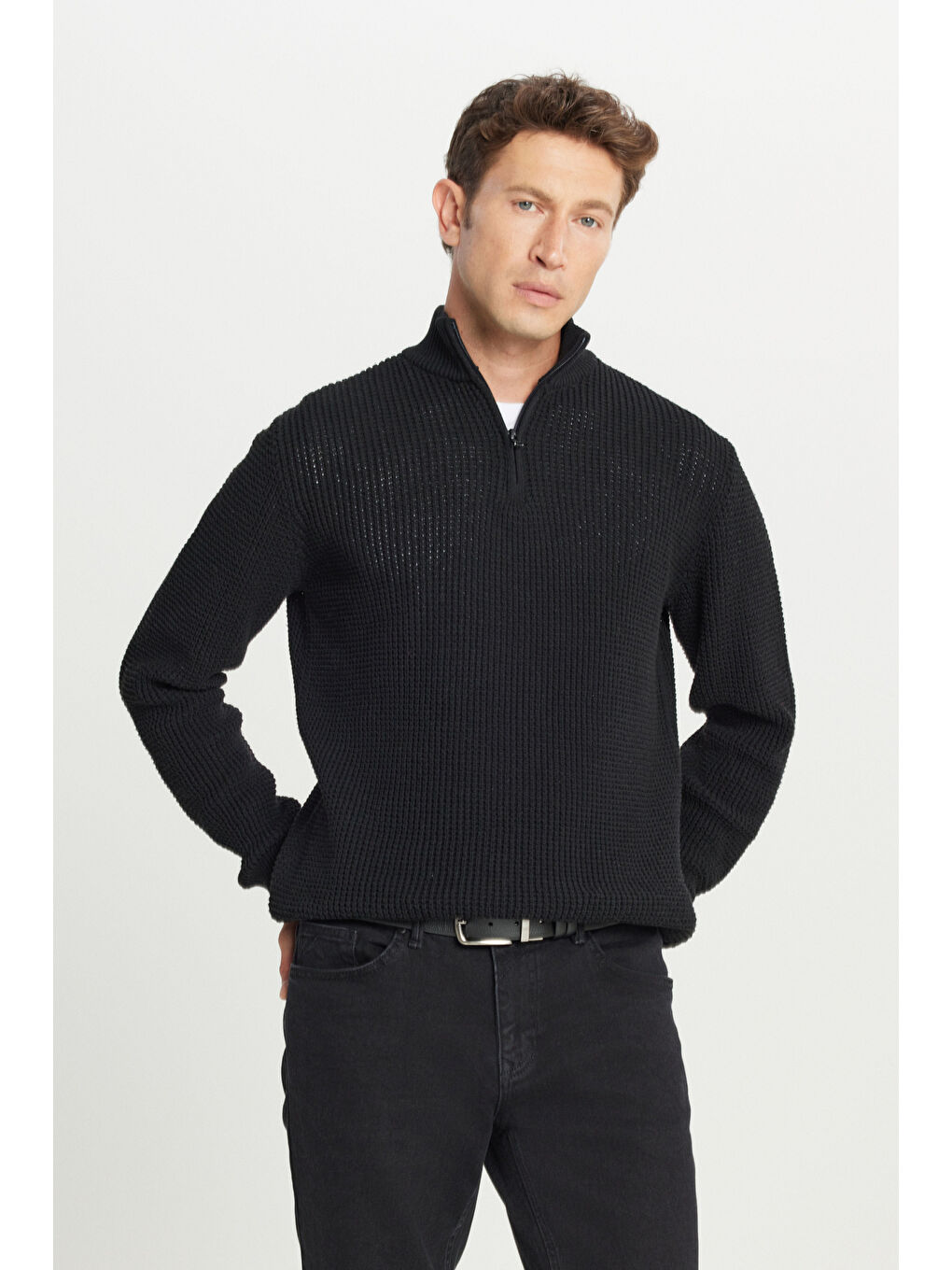 Erkek Siyah Pamuklu Standart Fit Normal Kesim Bato Yaka Jakarlı Triko Kazak-2