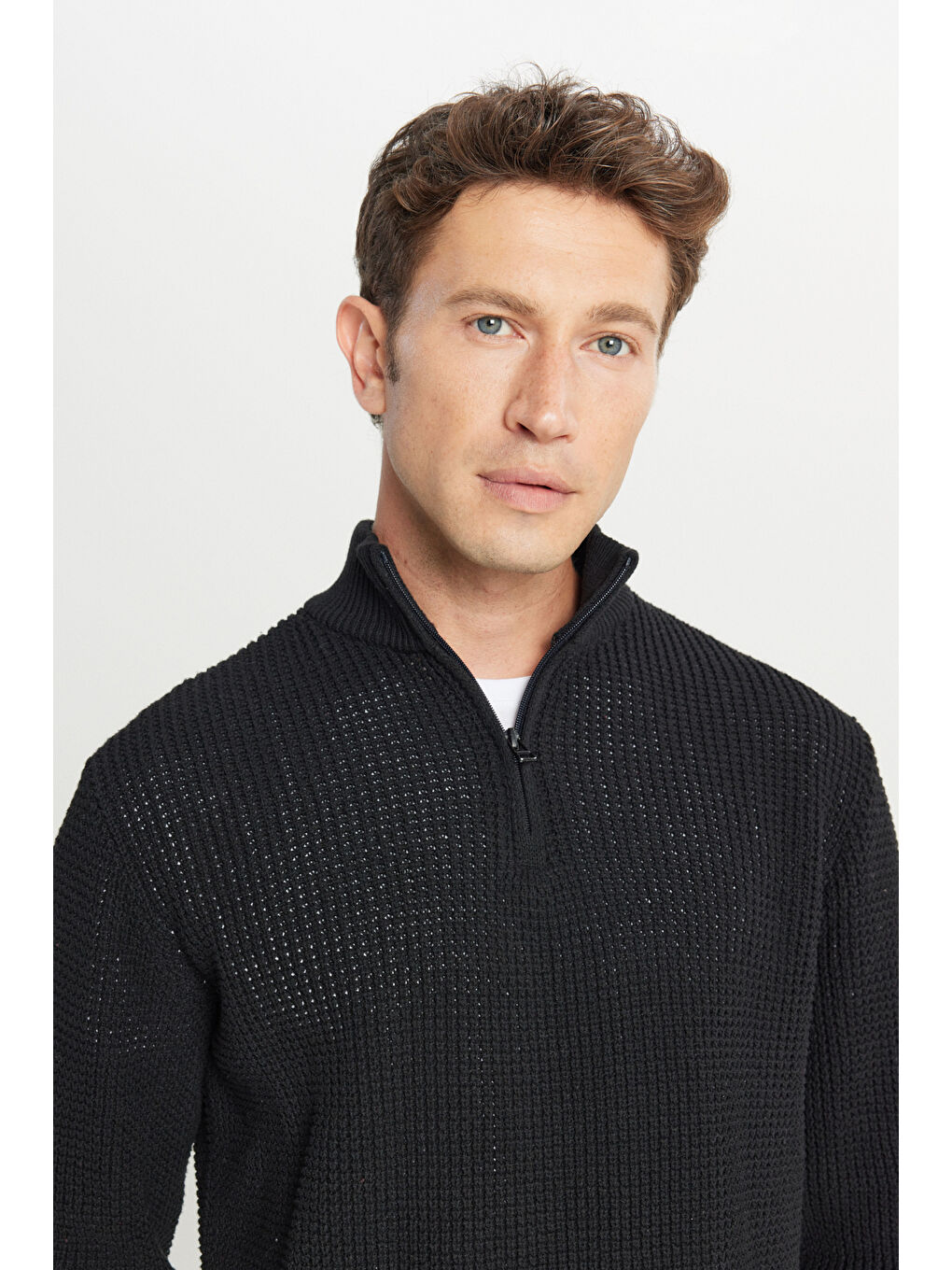 Erkek Siyah Pamuklu Standart Fit Normal Kesim Bato Yaka Jakarlı Triko Kazak-3