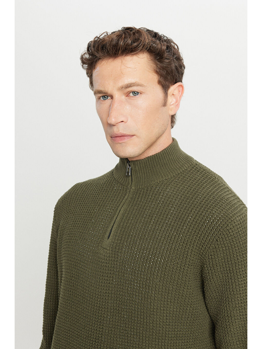 Erkek Haki Pamuklu Standart Fit Normal Kesim Bato Yaka Jakarlı Triko Kazak-3