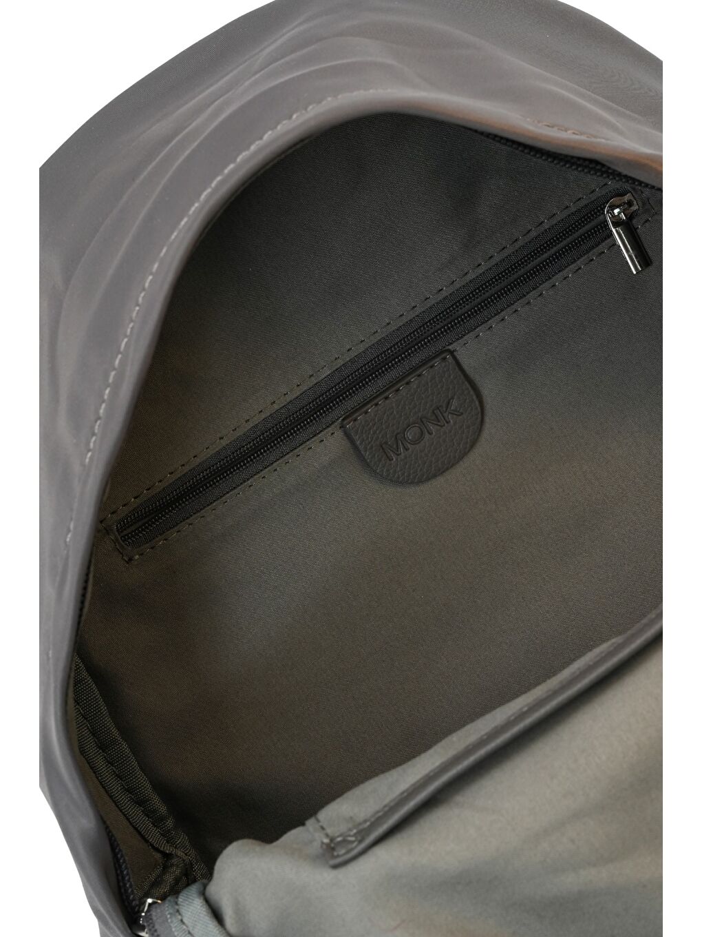 Gri Fermuarlı Yan Cepli Kadın Sırt Çantası MB19-2