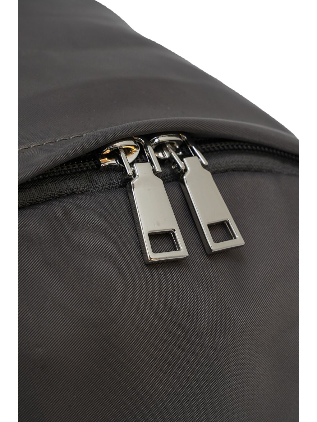 Gri Fermuarlı Yan Cepli Kadın Sırt Çantası MB19-4