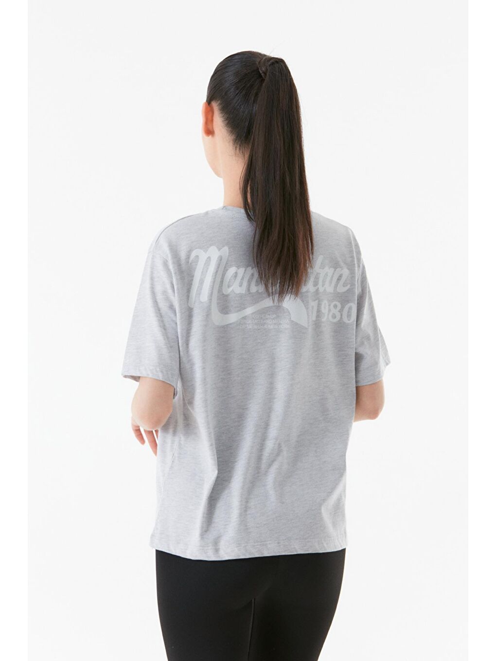 Gri Arkası Baskılı Oversize Tişört-2