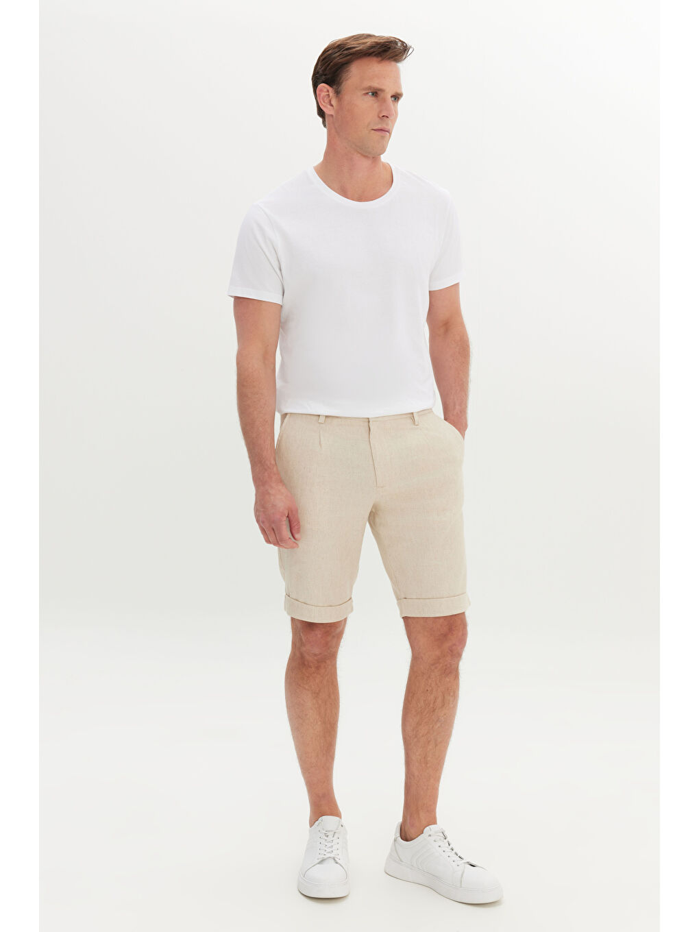 Erkek Bej Yumuşak Dokulu Keten Slim Fit Dar Kesim Diagonal Desenli Yan Cepli Şort-1