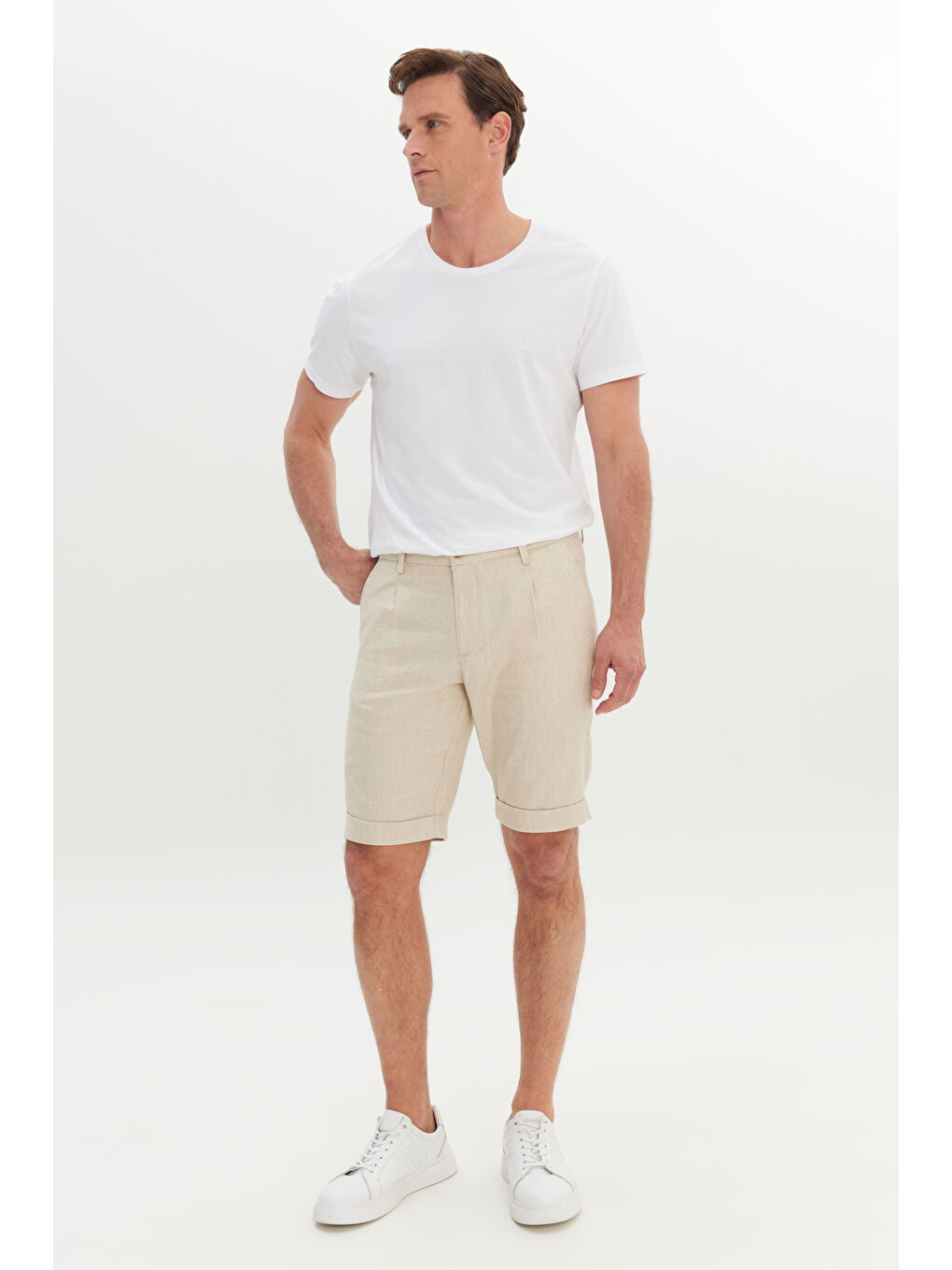 Erkek Bej Yumuşak Dokulu Keten Slim Fit Dar Kesim Diagonal Desenli Yan Cepli Şort-2