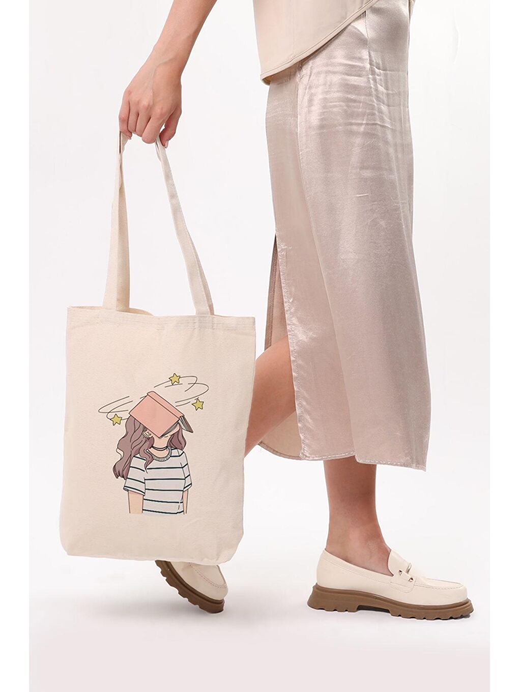 Ekru Kanvas Uçuşan Yıldızlı Kitap Baskılı Bez Çanta-5