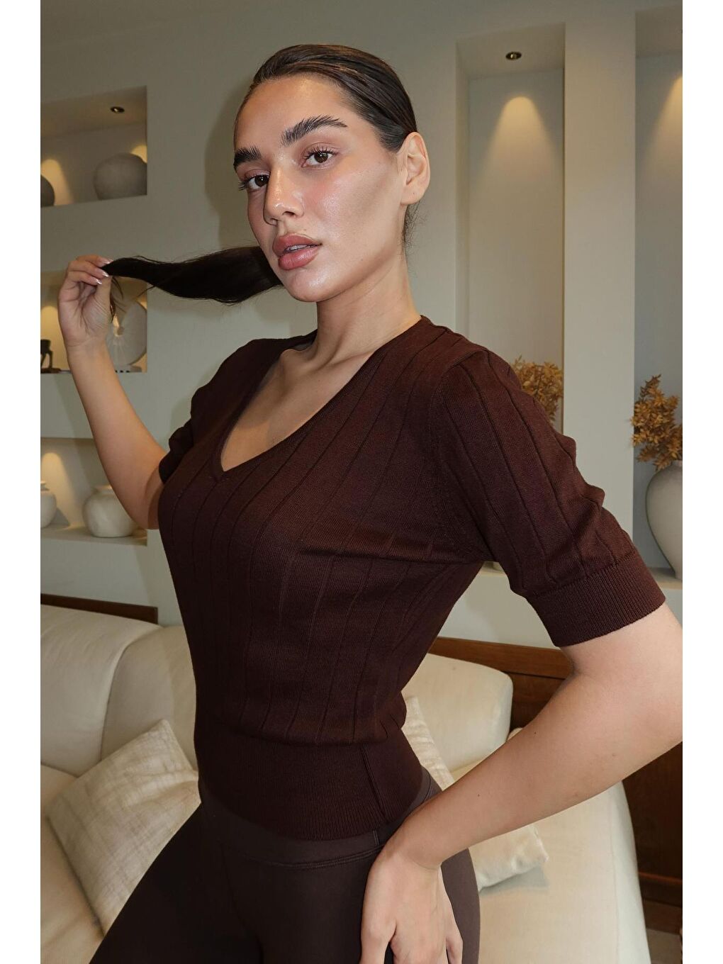 Kahverengi V Yaka Örgülü Kadın Triko Tişört Mg2369-4