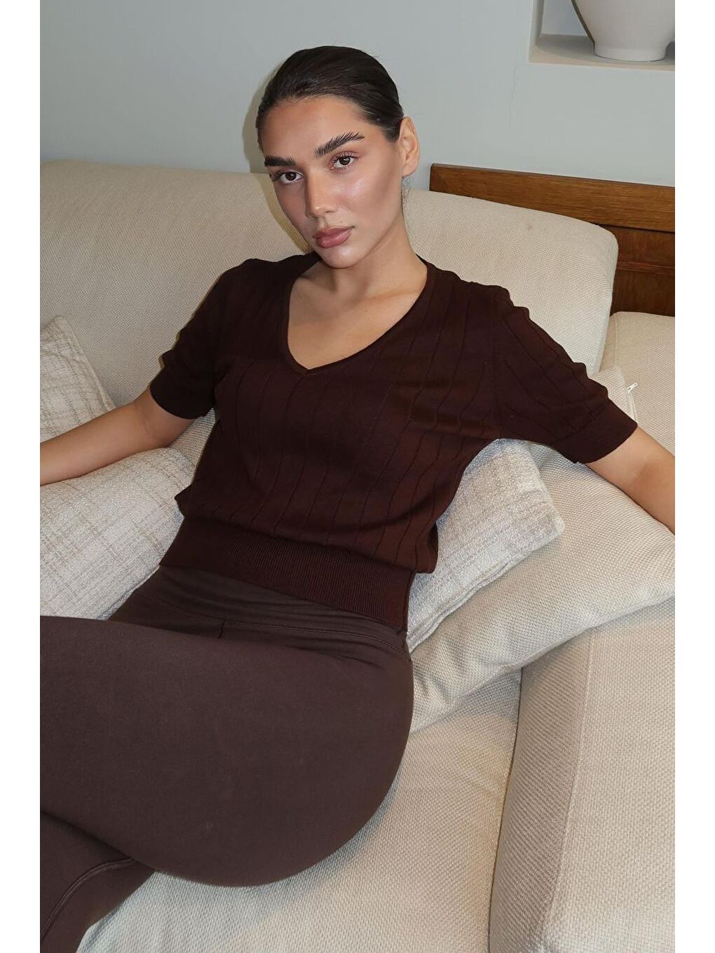 Kahverengi V Yaka Örgülü Kadın Triko Tişört Mg2369-5
