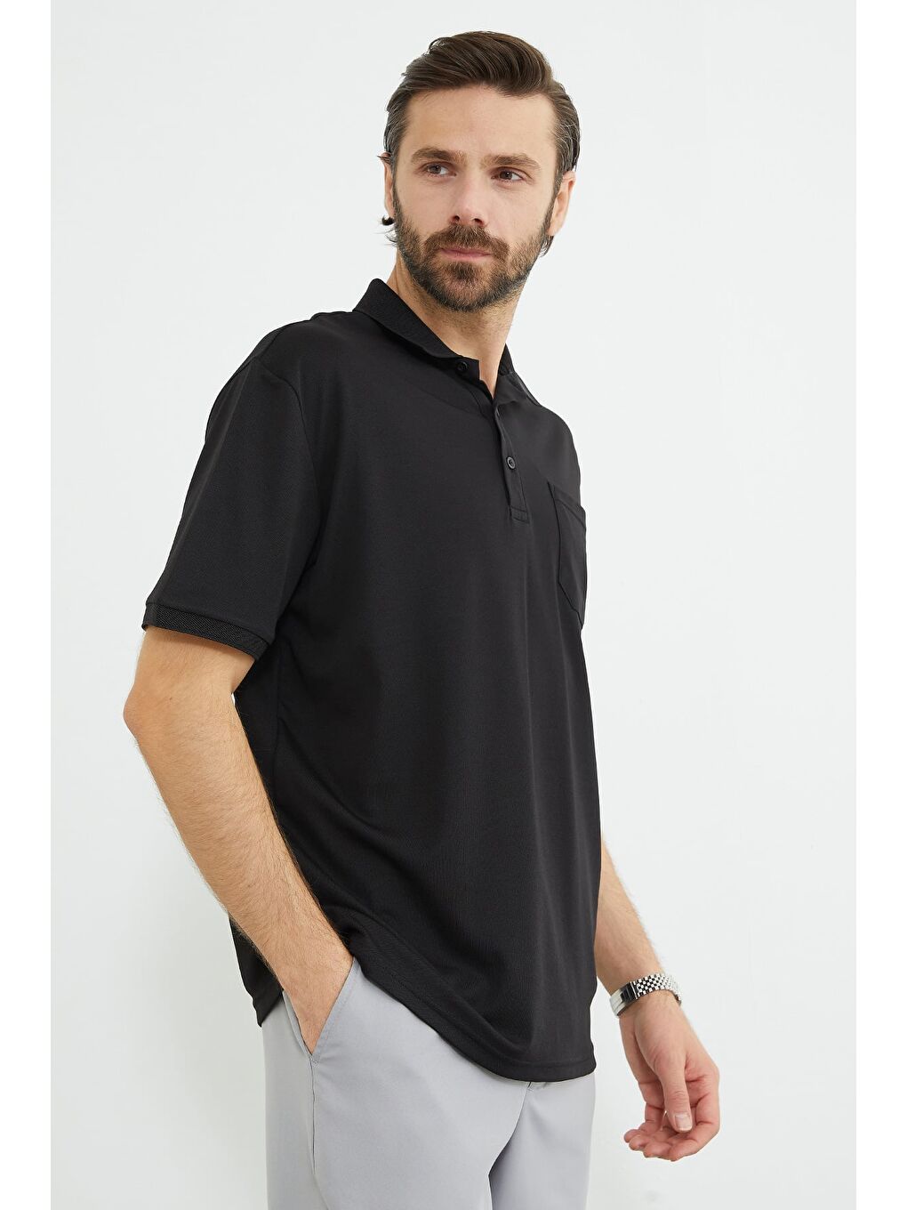 Siyah Tek Cepli Polo Yaka Tişört-1