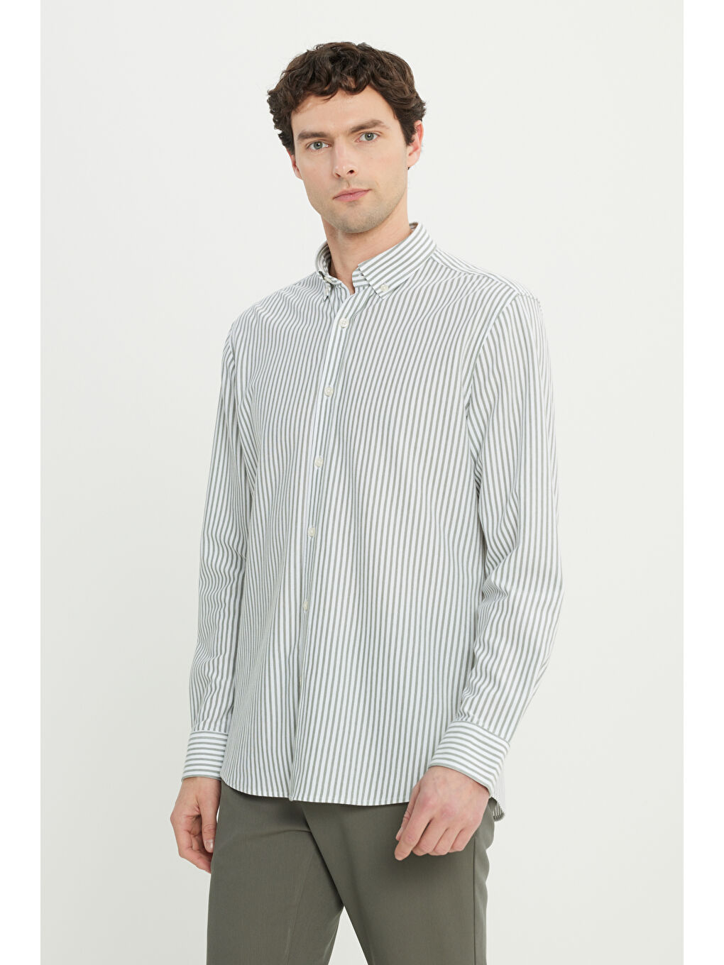 Erkek Haki Pamuklu Oxford Comfort Fit Rahat Kesim Düğmeli Yaka Çizgili Gömlek-2