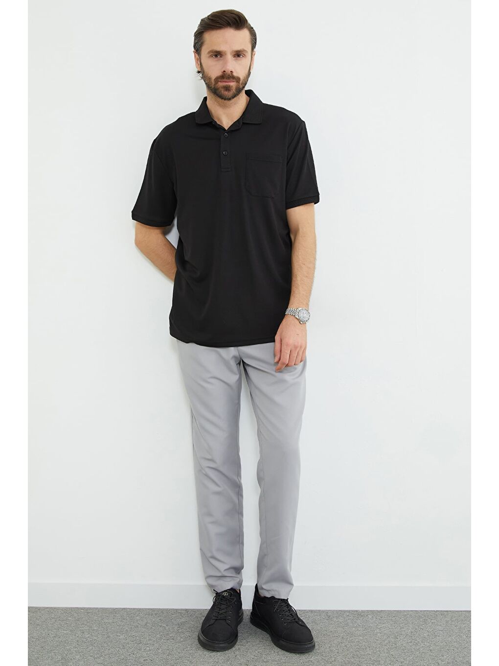 Siyah Tek Cepli Polo Yaka Tişört-3