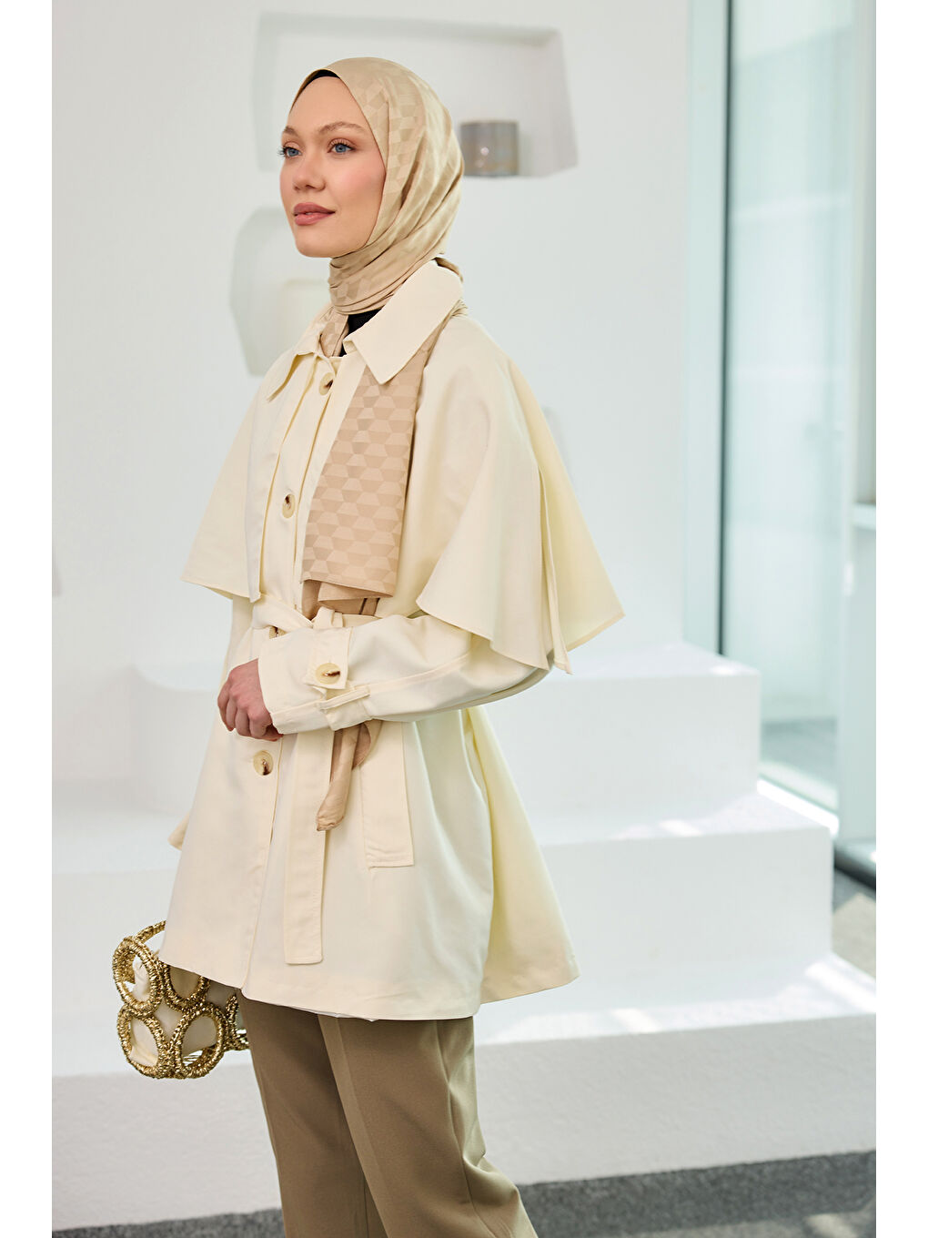 Kadın Omuz Apolet Detaylı Kısa Trenç  Ekru-2