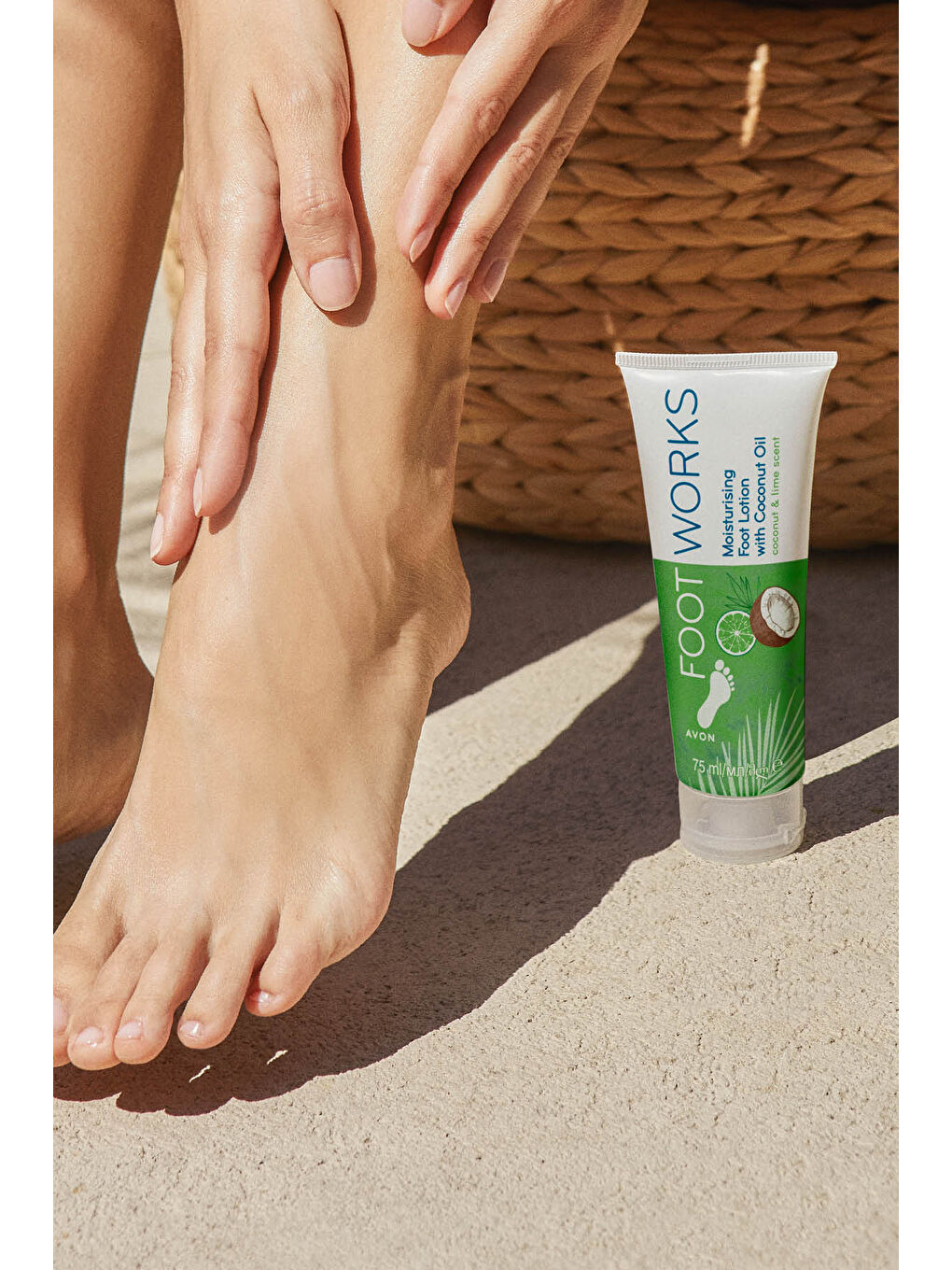 AVON Footworks Hindistan Cevizi ve Misket Limonu Özlü Ayak Losyonu 75 Ml. Üçlü Set - 3