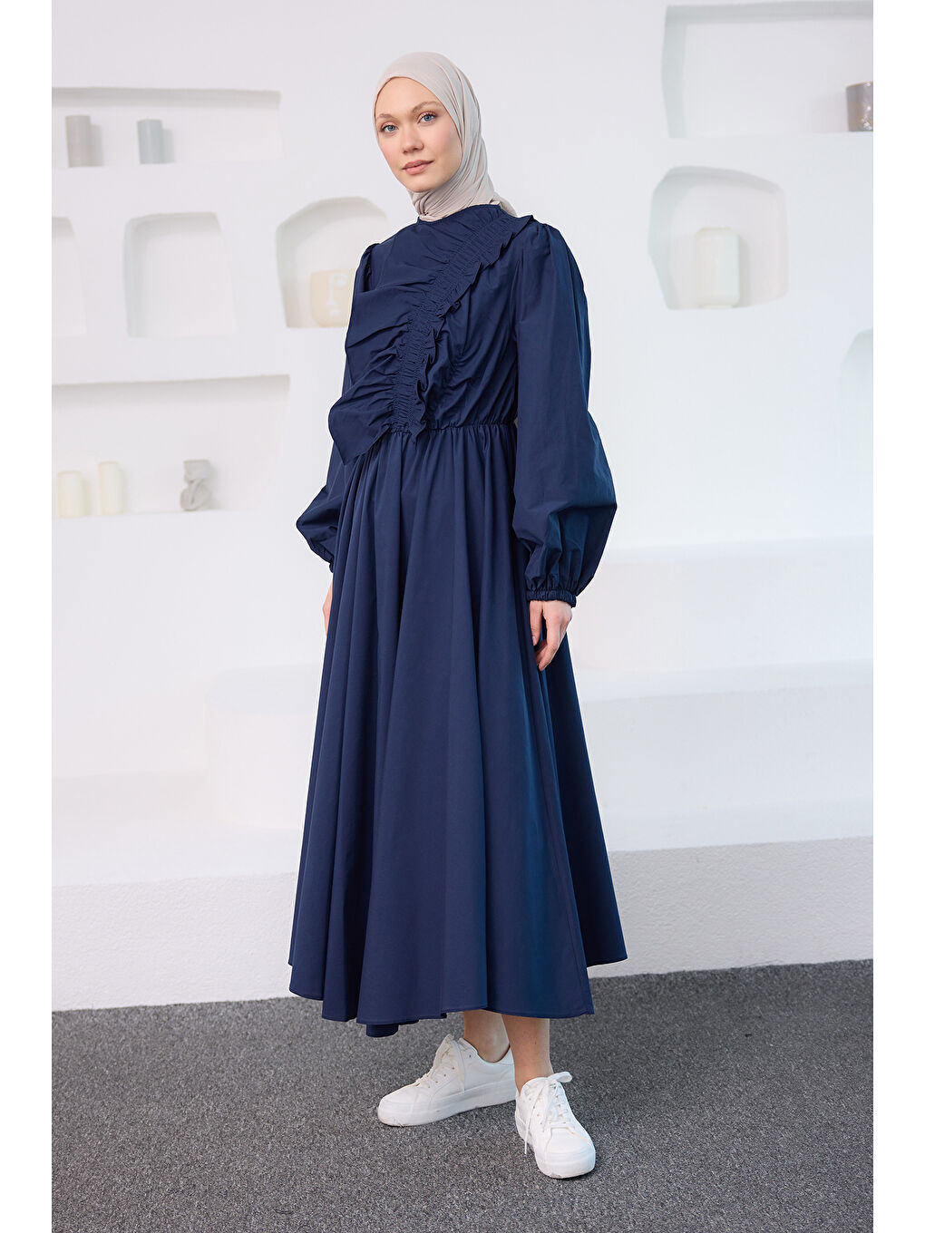 Kadın Asimetrik Büzgü Ve Fırfır Detaylı Elbise Lacivert-1