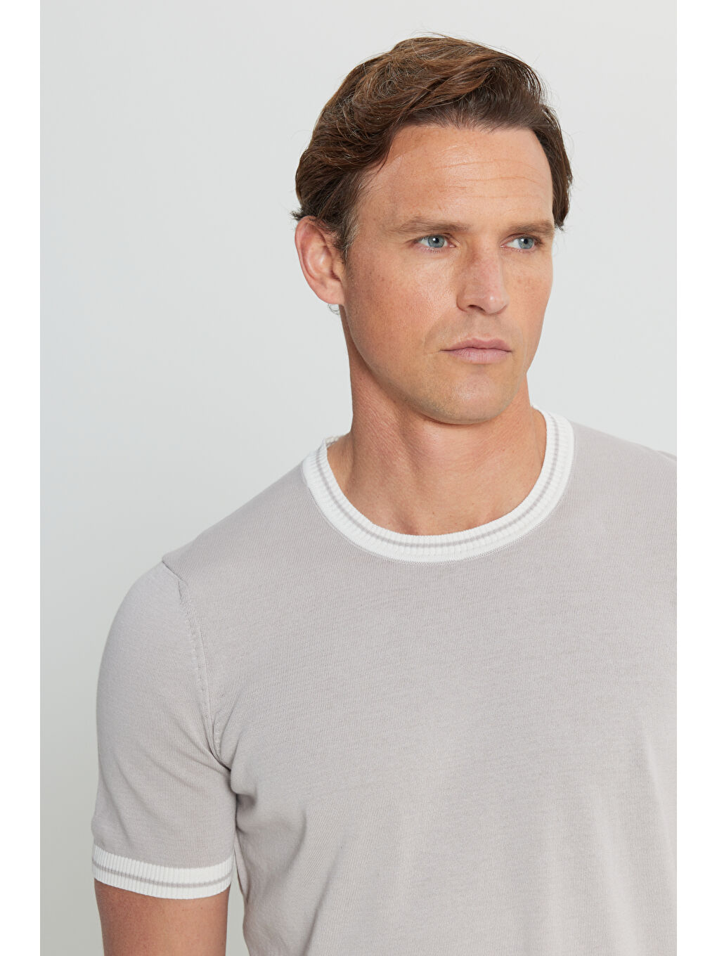 Erkek Bej %100 Pamuk Standart Fit Normal Kesim Bisiklet Yaka Triko Tişört-3