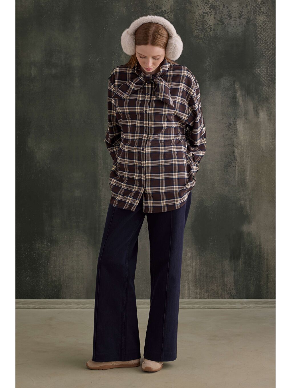 Kahverengi Fular Yaka Ekose Gömlek Kahve-2