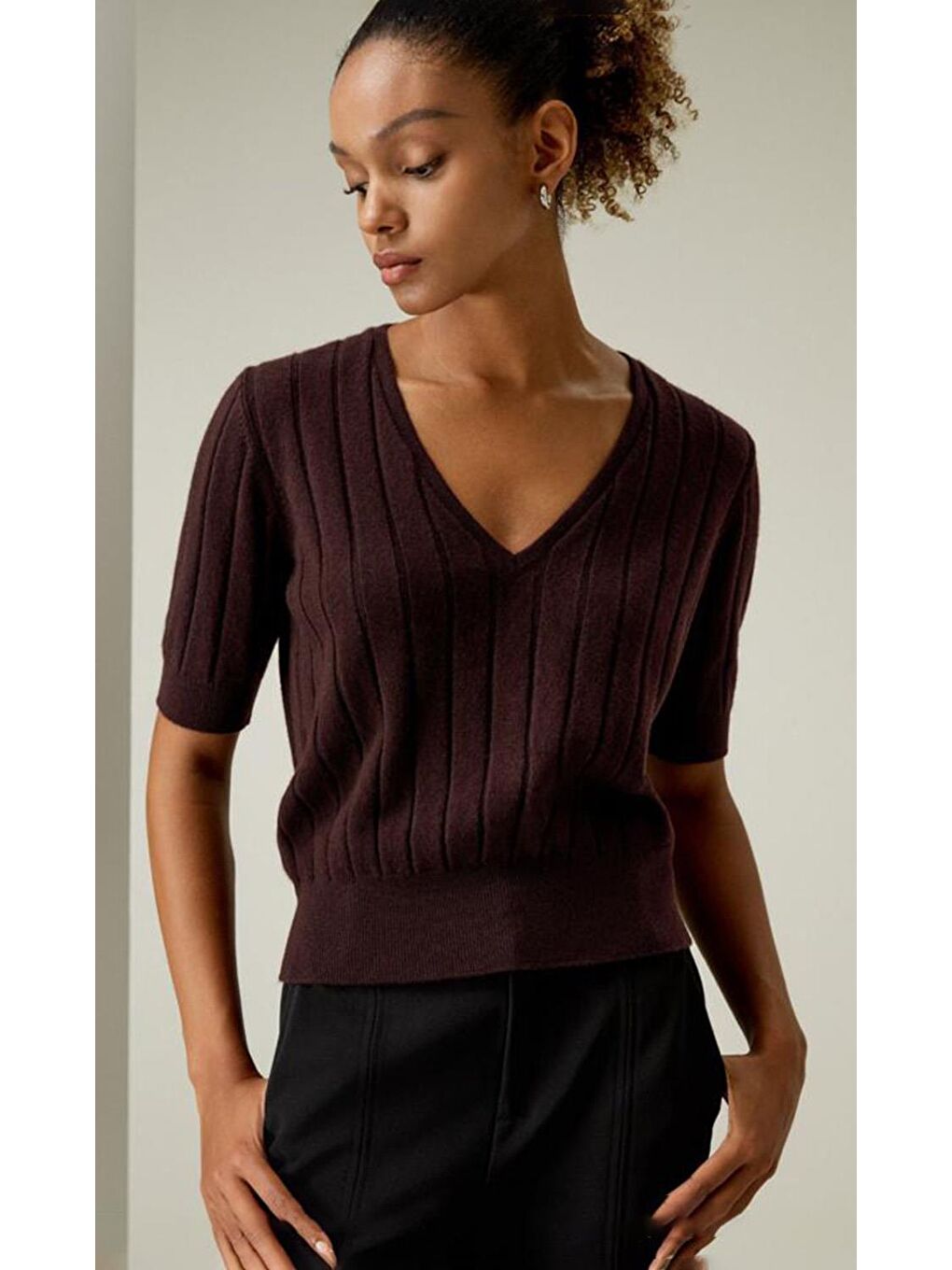 Kahverengi V Yaka Örgülü Kadın Triko Tişört Mg2369-6