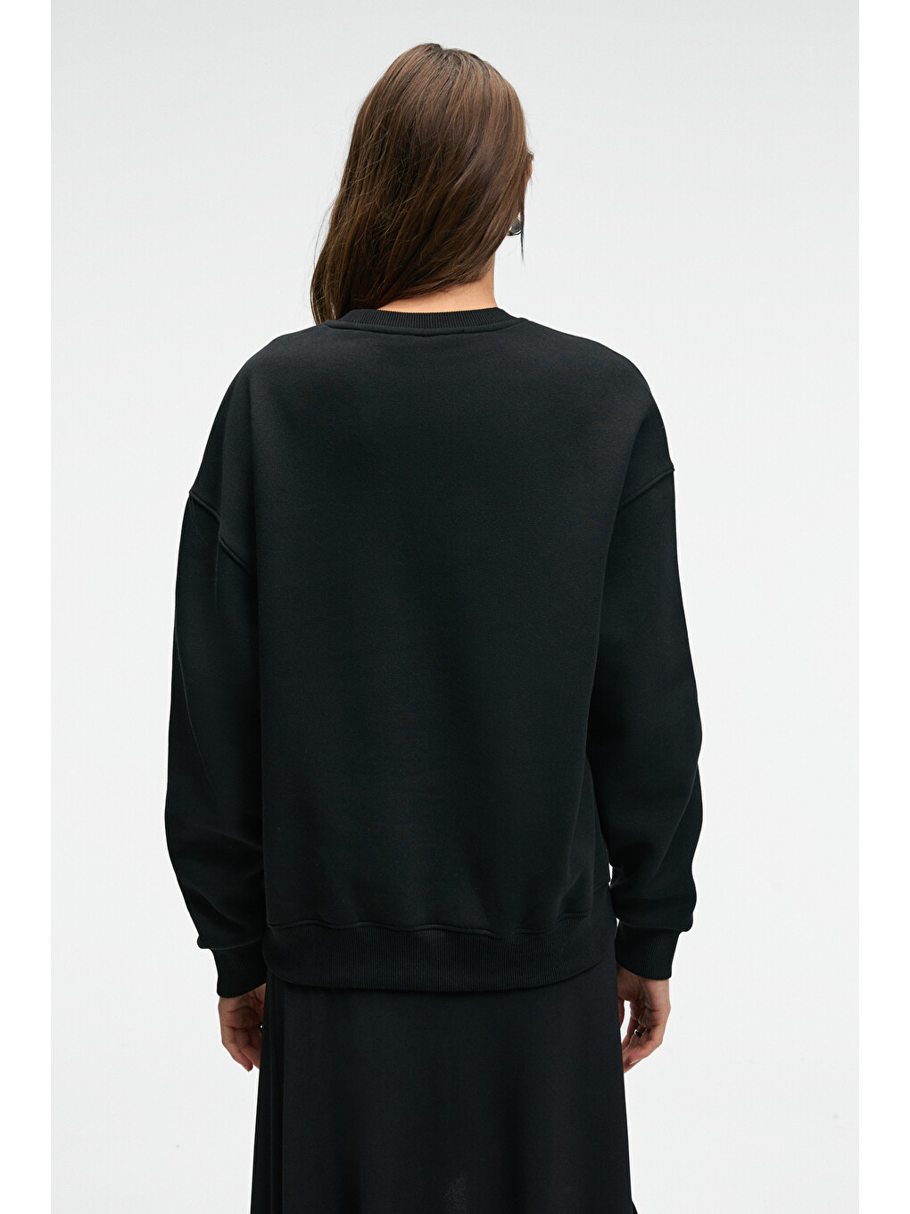 Vıstara Kadın Nakış Detaylı Yuvarlak Yaka Regular Fit Siyah Sweatshirt-4