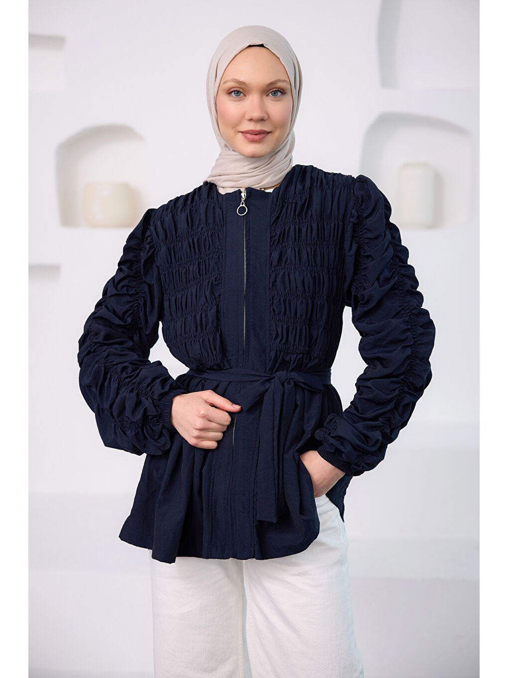 Kadın Büzgü Detaylı Fermuarlı Ceket  Siyah-1