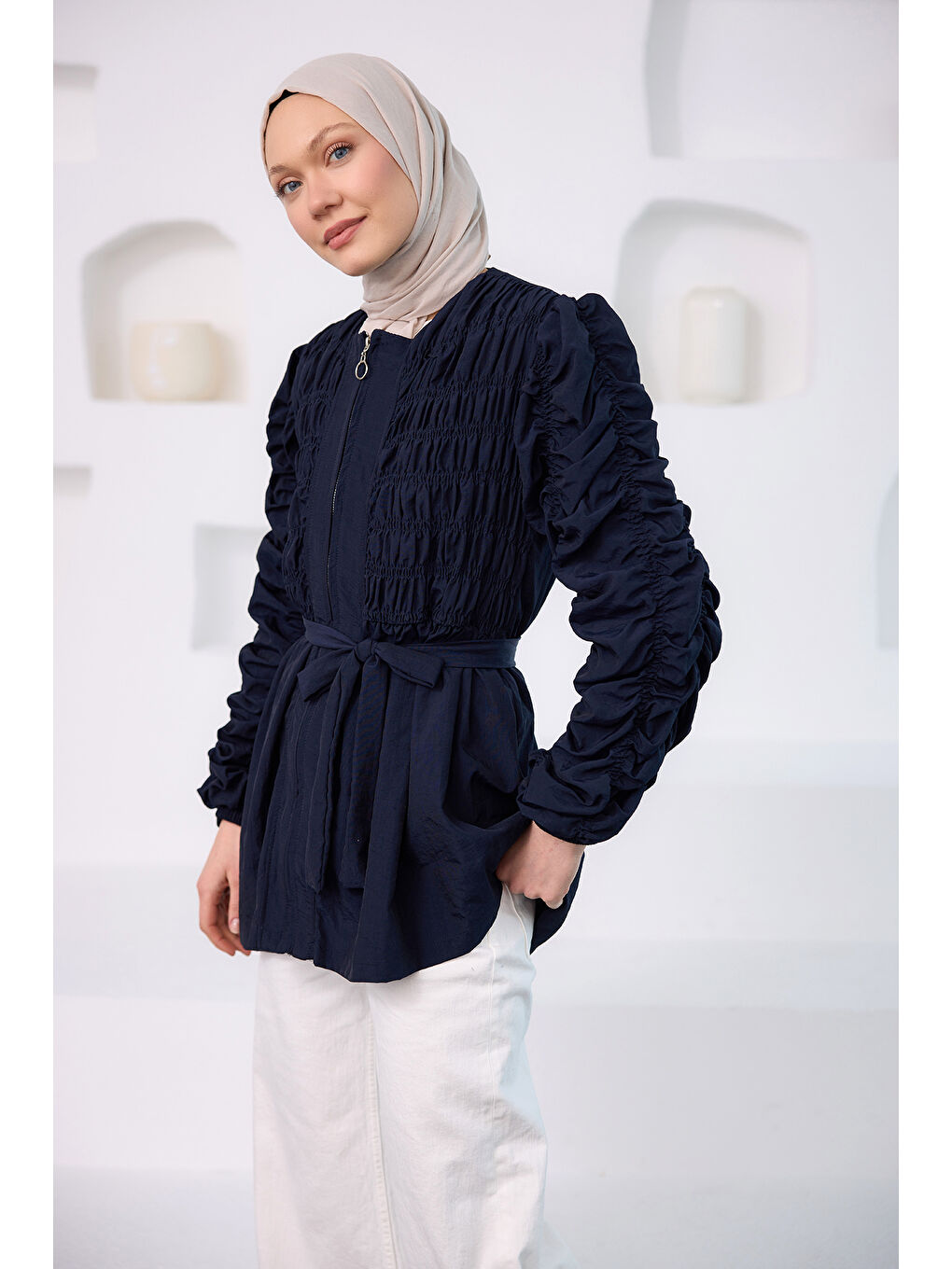 Kadın Büzgü Detaylı Fermuarlı Ceket  Siyah-2