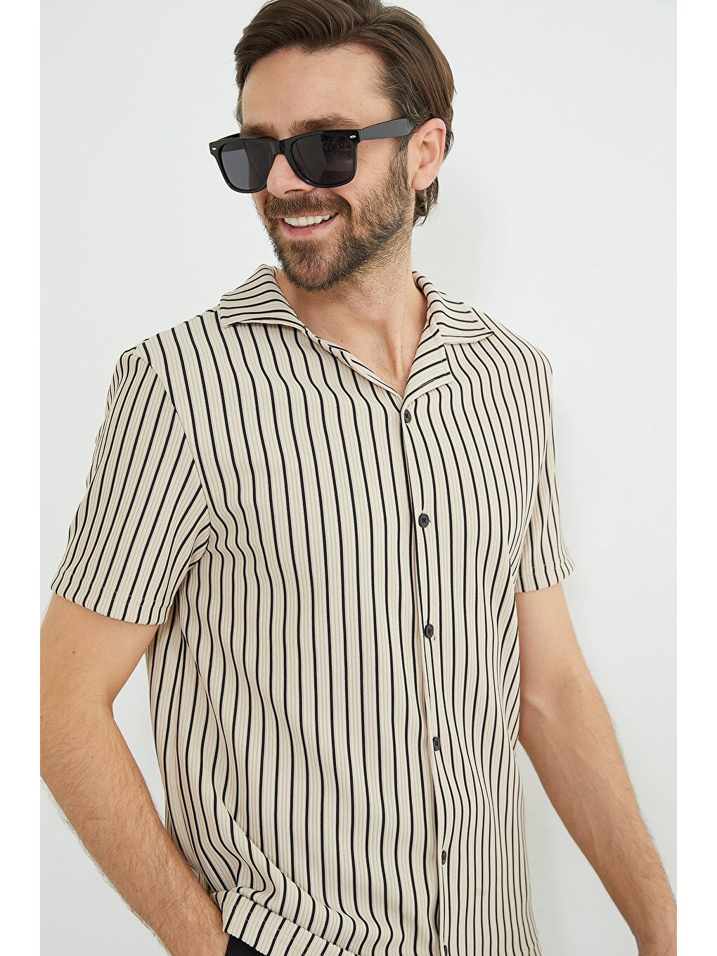 Bej Çizgili Fitilli Kısa Kollu Gömlek