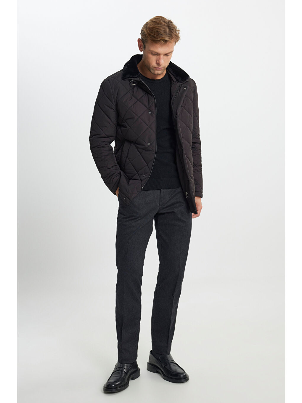 Erkek Siyah Standart Fit Normal Kesim Dik Yaka Yan Cepli Kapitone Mont-1