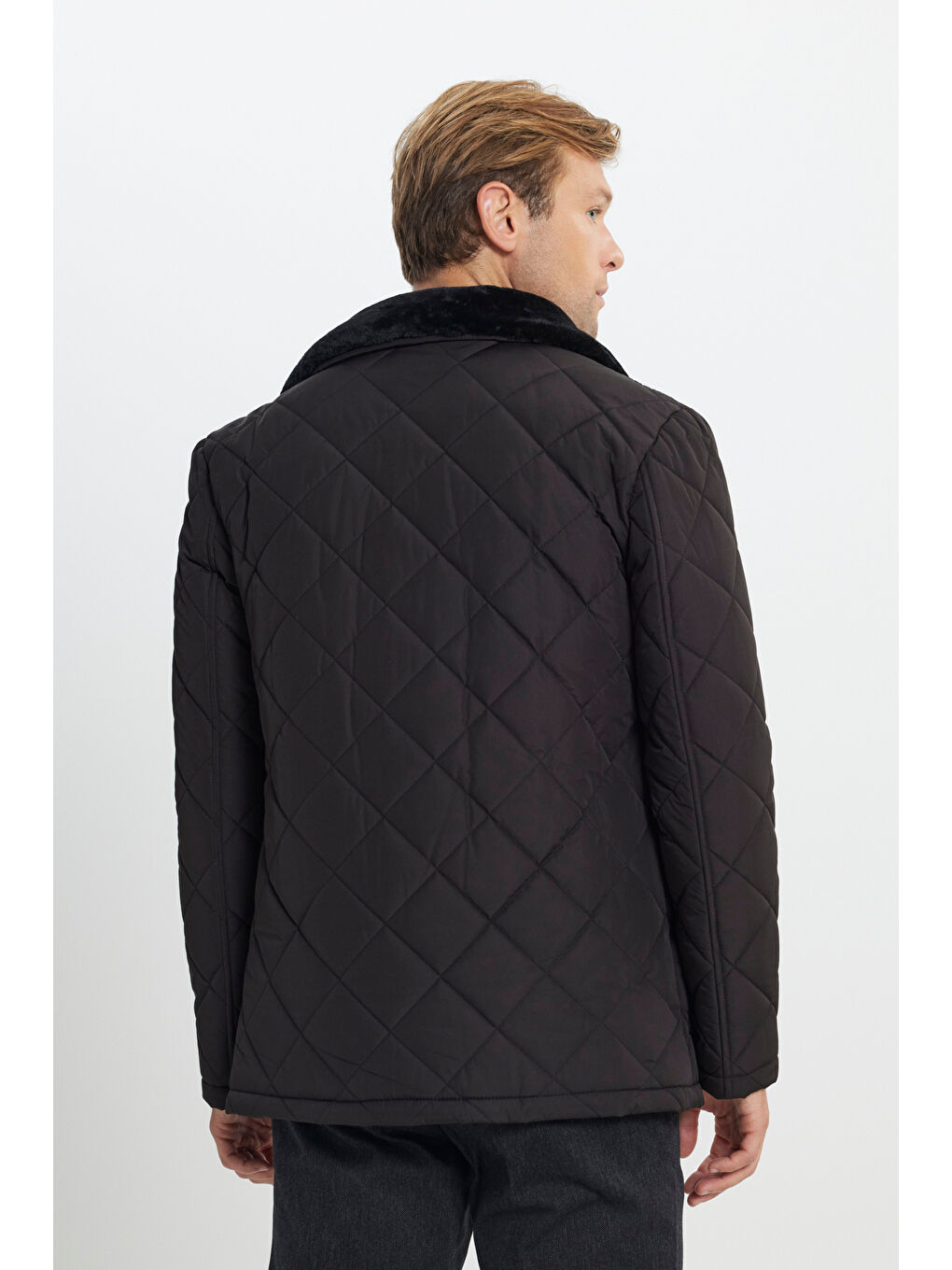 Erkek Siyah Standart Fit Normal Kesim Dik Yaka Yan Cepli Kapitone Mont-6