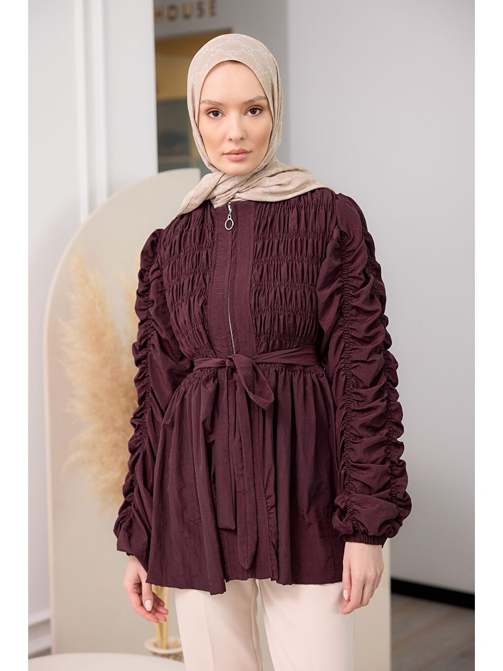 Kadın Büzgü Detaylı Fermuarlı Ceket  Bordo-2