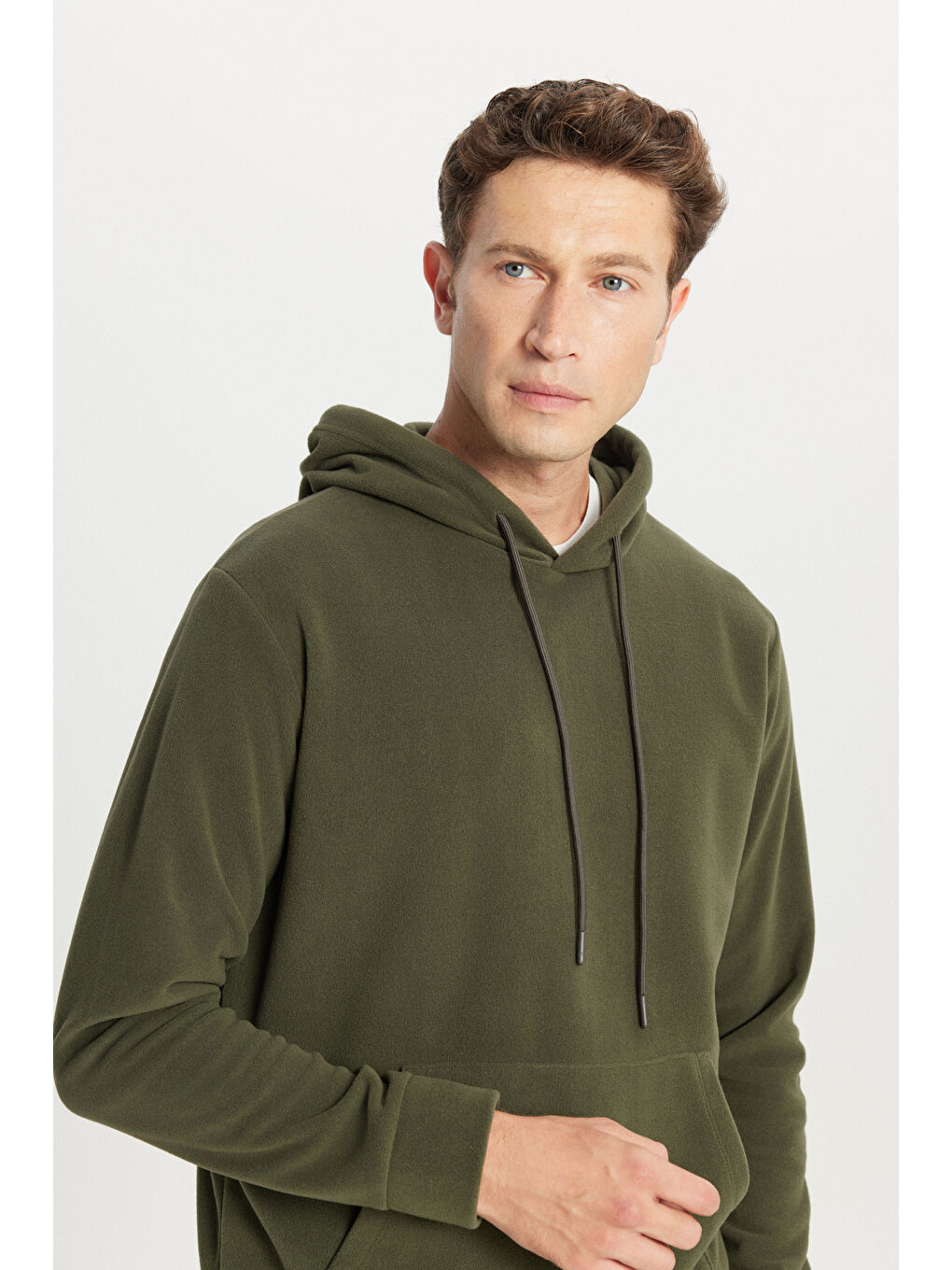 Erkek Haki Standart Fit Normal Kesim Kapüşonlu Polar-3