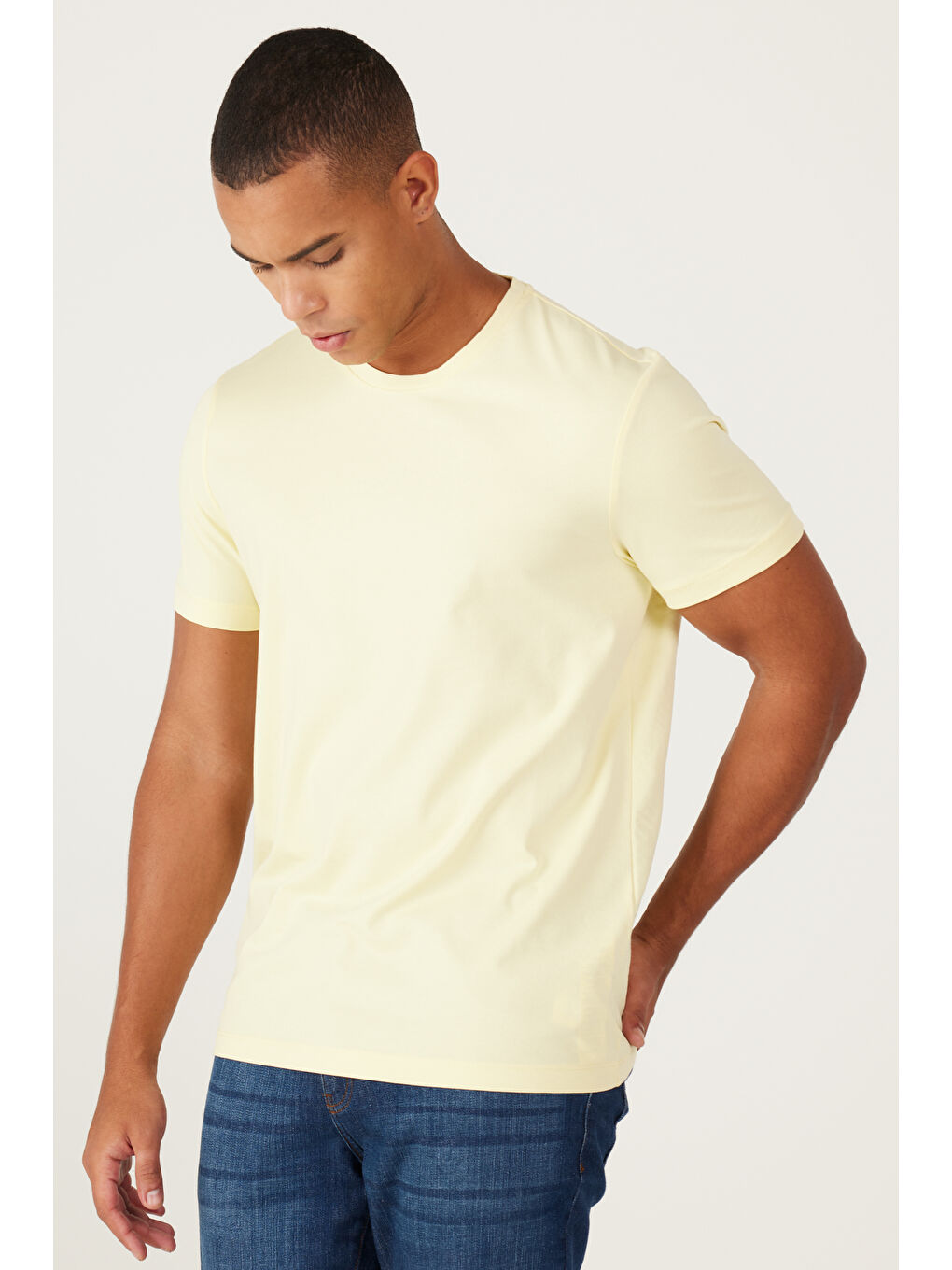 Erkek Sarı Slim Fit Dar Kesim Bisiklet Yaka Pamuklu Kısa Kollu Tişört-3