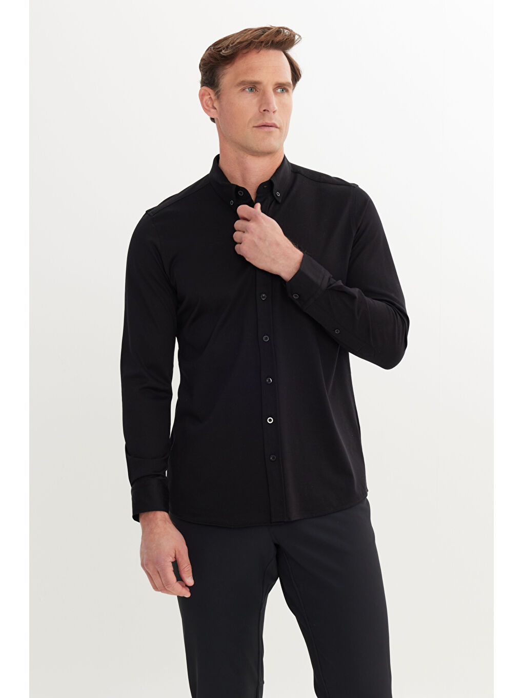 Erkek Siyah %100 Pamuk Örme Slim Fit Dar Kesim Düğmeli Yaka Gömlek