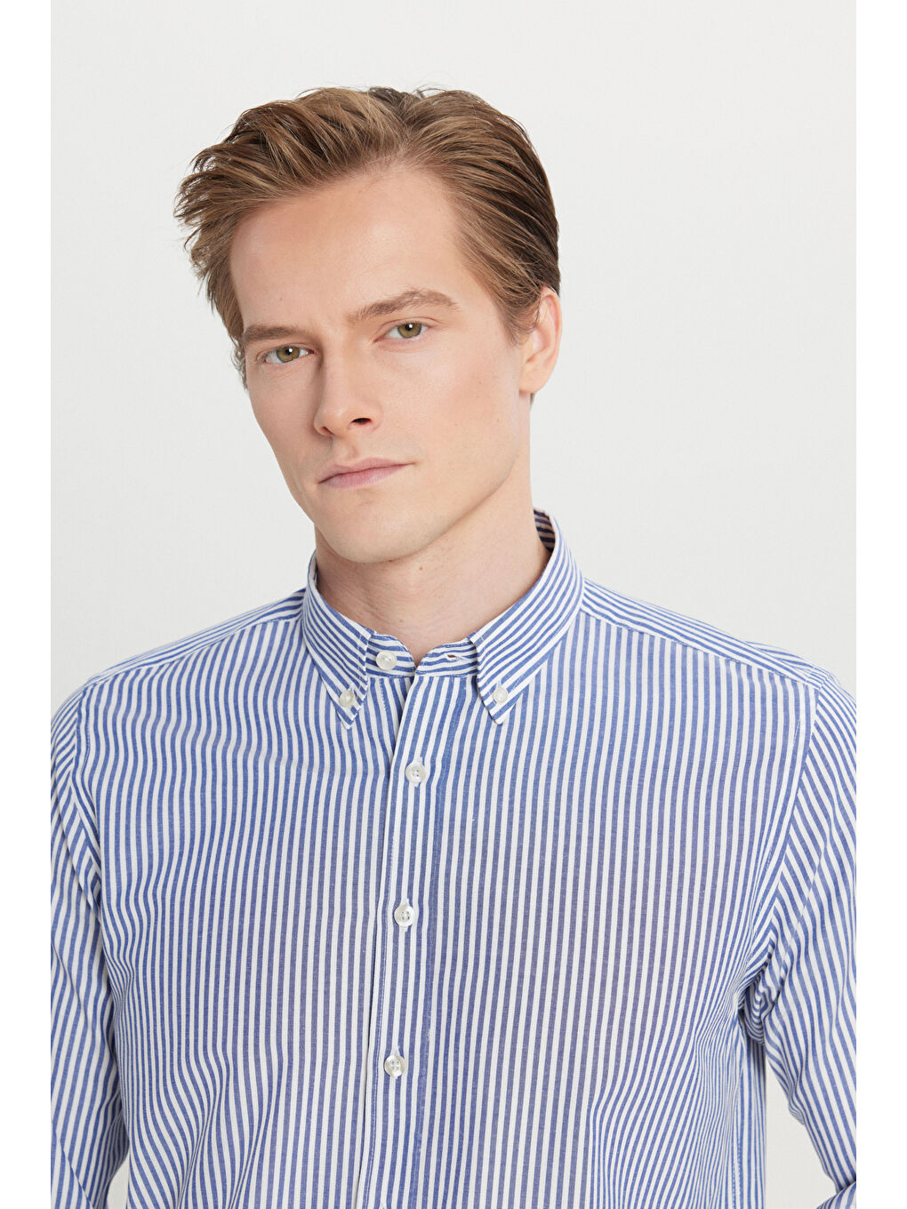 Erkek Beyaz-Lacivert Pamuklu Tailored Slim Fit Dar Kesim Düğmeli Klasik Yaka Çizgili Gömlek-3