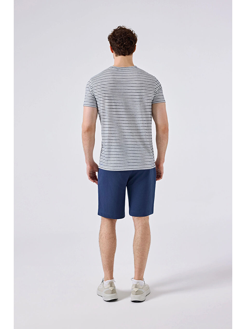 Lacivert Çizgili Regular Fit Bisiklet Yaka T Shirt 6SM5021-NV-4