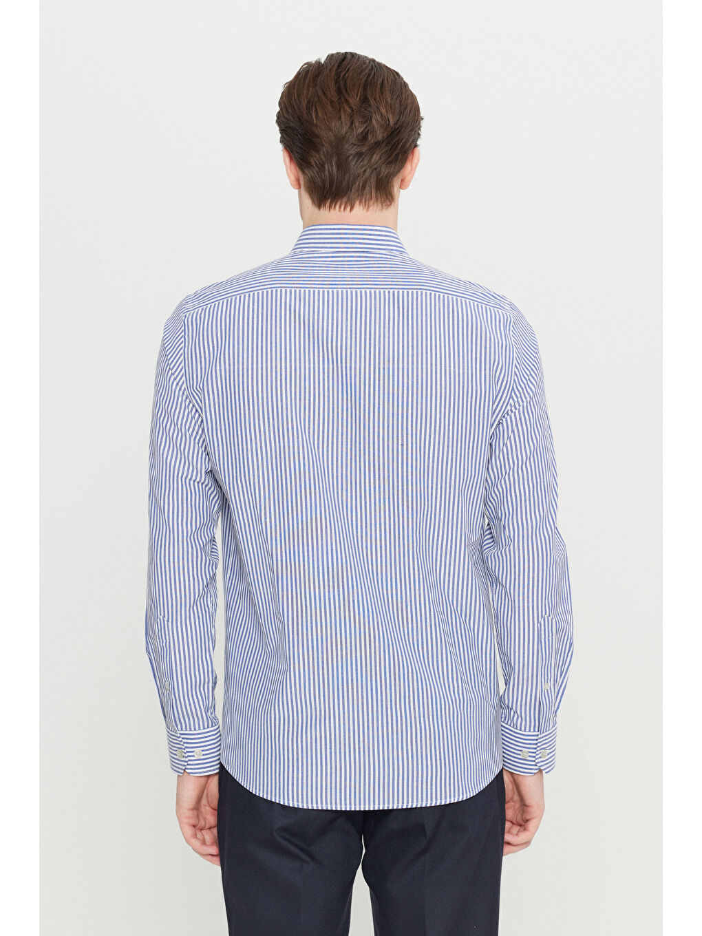 Erkek Beyaz-Lacivert Pamuklu Tailored Slim Fit Dar Kesim Düğmeli Klasik Yaka Çizgili Gömlek-4