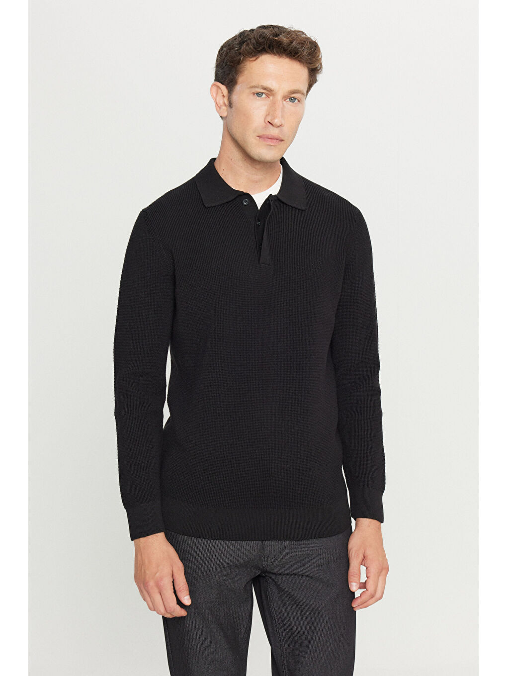 Erkek Siyah Pamuklu Standart Fit Normal Kesim Jakarlı Polo Yaka Triko Kazak
