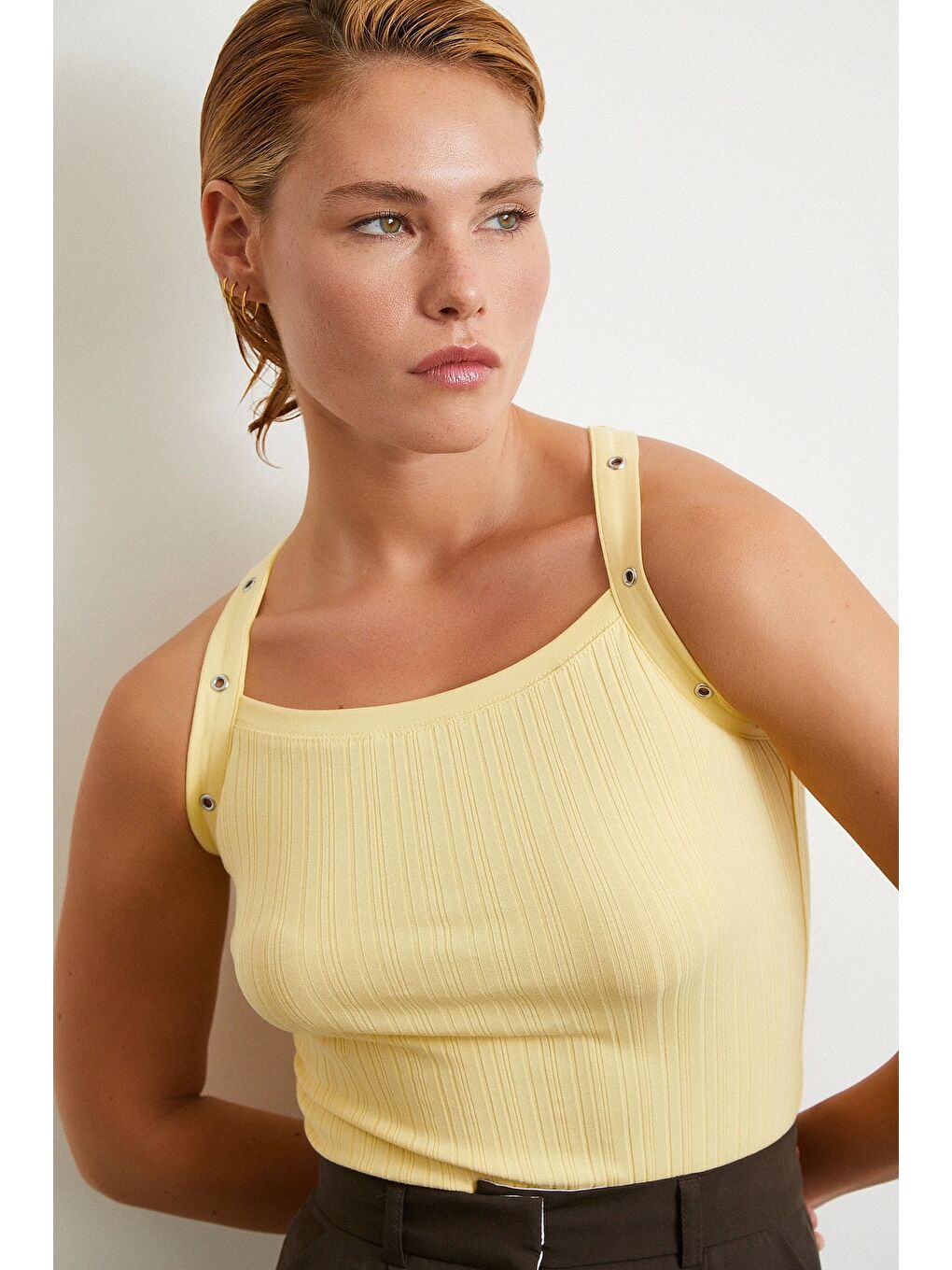 Arkası Çapraz Bağlamalı Top Sarı-3