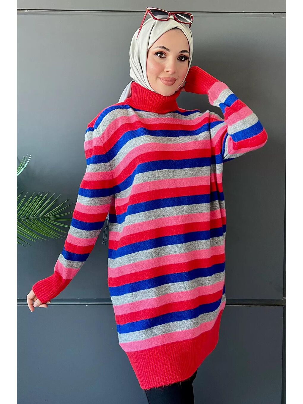 Kırmızı Tam Balıkçı Yaka Çizgi Desenli Renk Bloklu Kadın Tesettür Triko Tunik