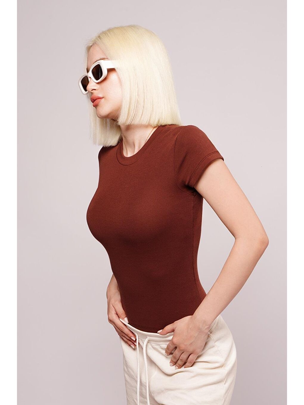 Kahverengi Bisiklet Yaka Basic Kadın T-Shirt Mg2479-5