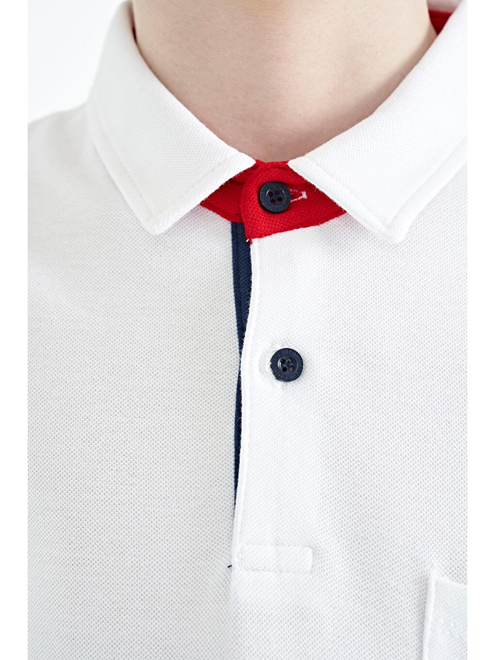 Beyaz Ön Cep Detaylı Baskılı Standart Kalıp Polo Yaka Erkek Çocuk Tişört - 11102-3