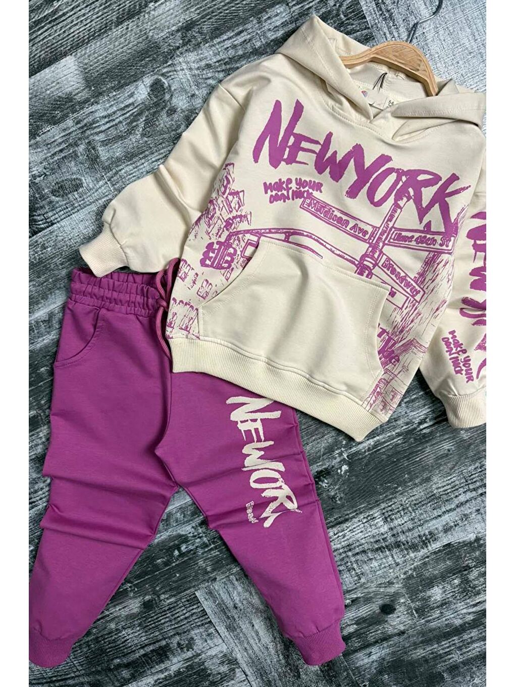 Kız Çocuk Üzeri New York Yazı Detaylı Bilekleri Manşetli Sweatshirt Mor Eşofman Takım-2