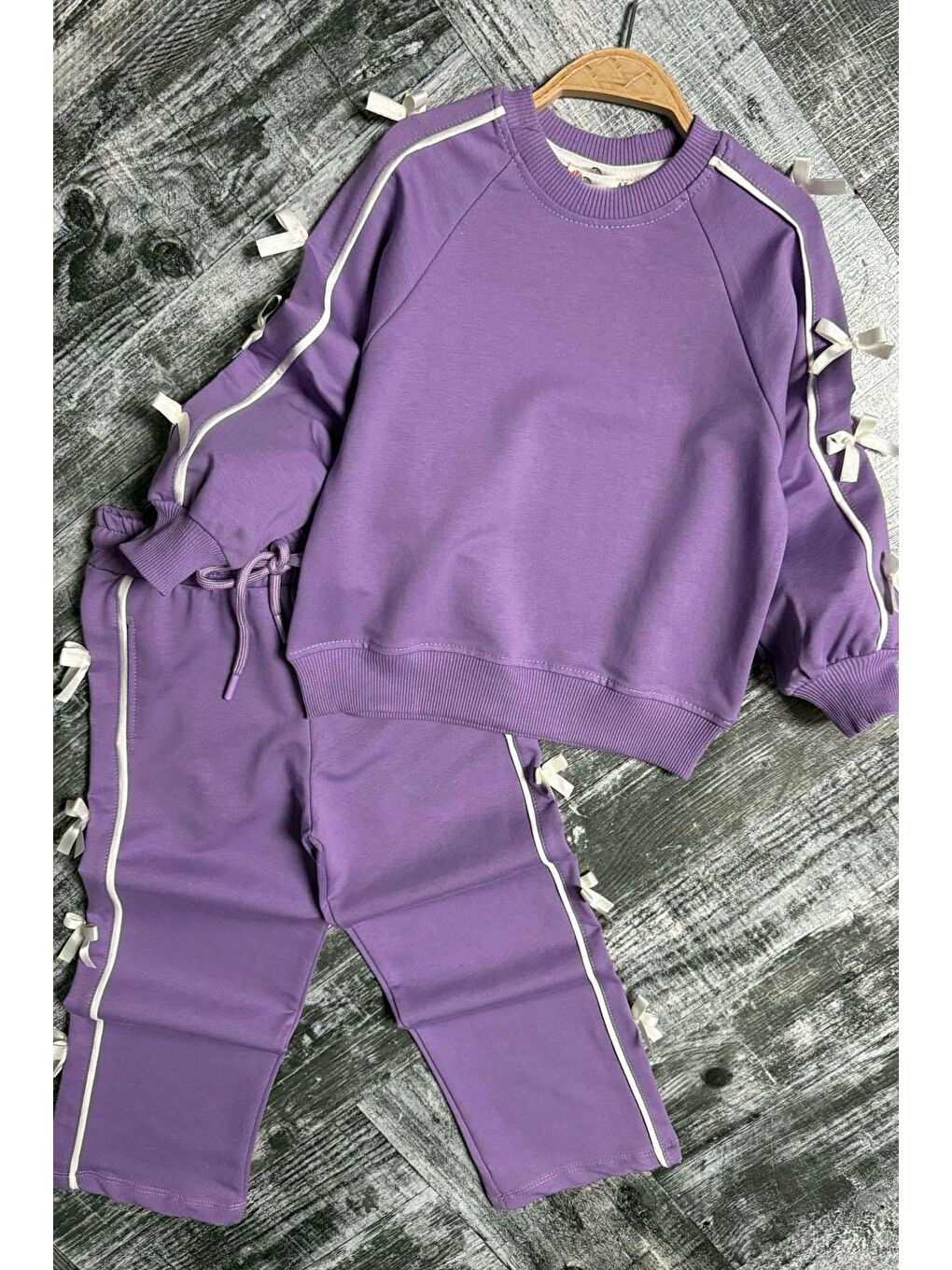 Kız Çocuk Kolları ve Gövdesi Fiyonk Şerit Detaylı Lila Eşofman Takım-2
